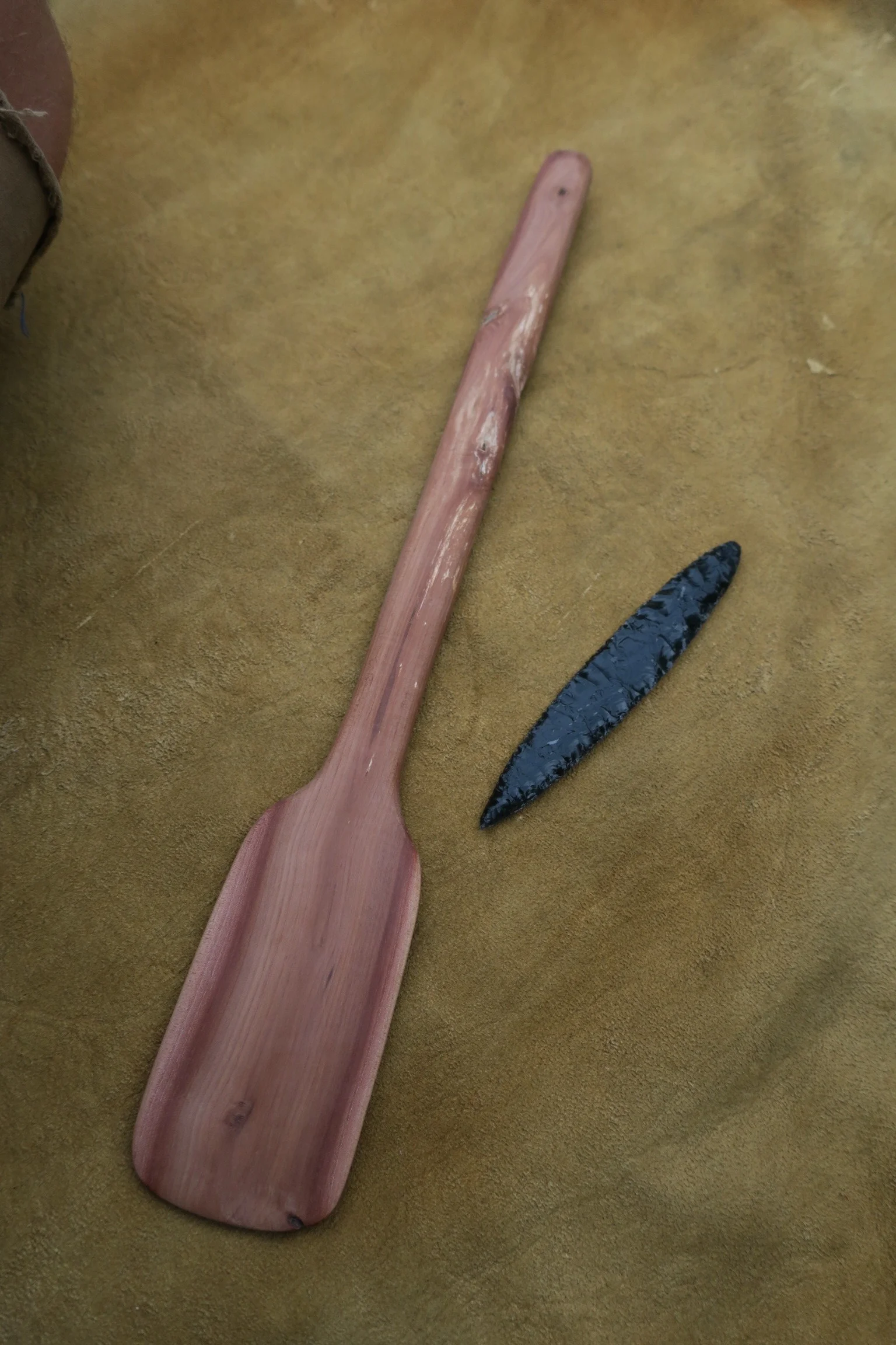 Spatula on buckskin .JPG