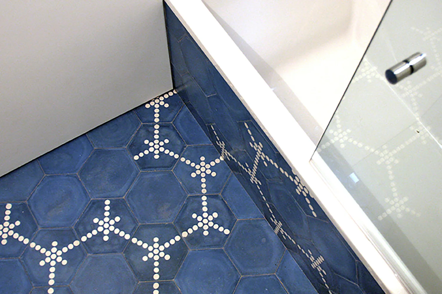 6ave_kids_bath_01.jpg