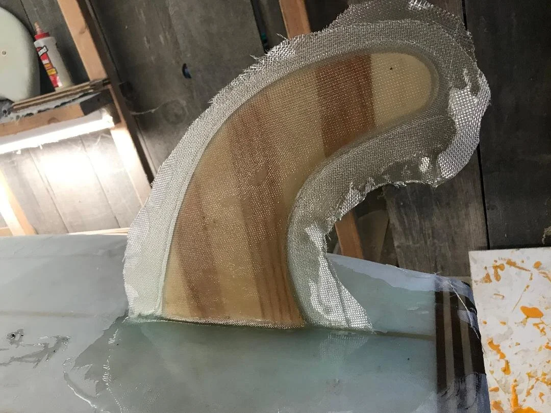 glass on fin1.jpg