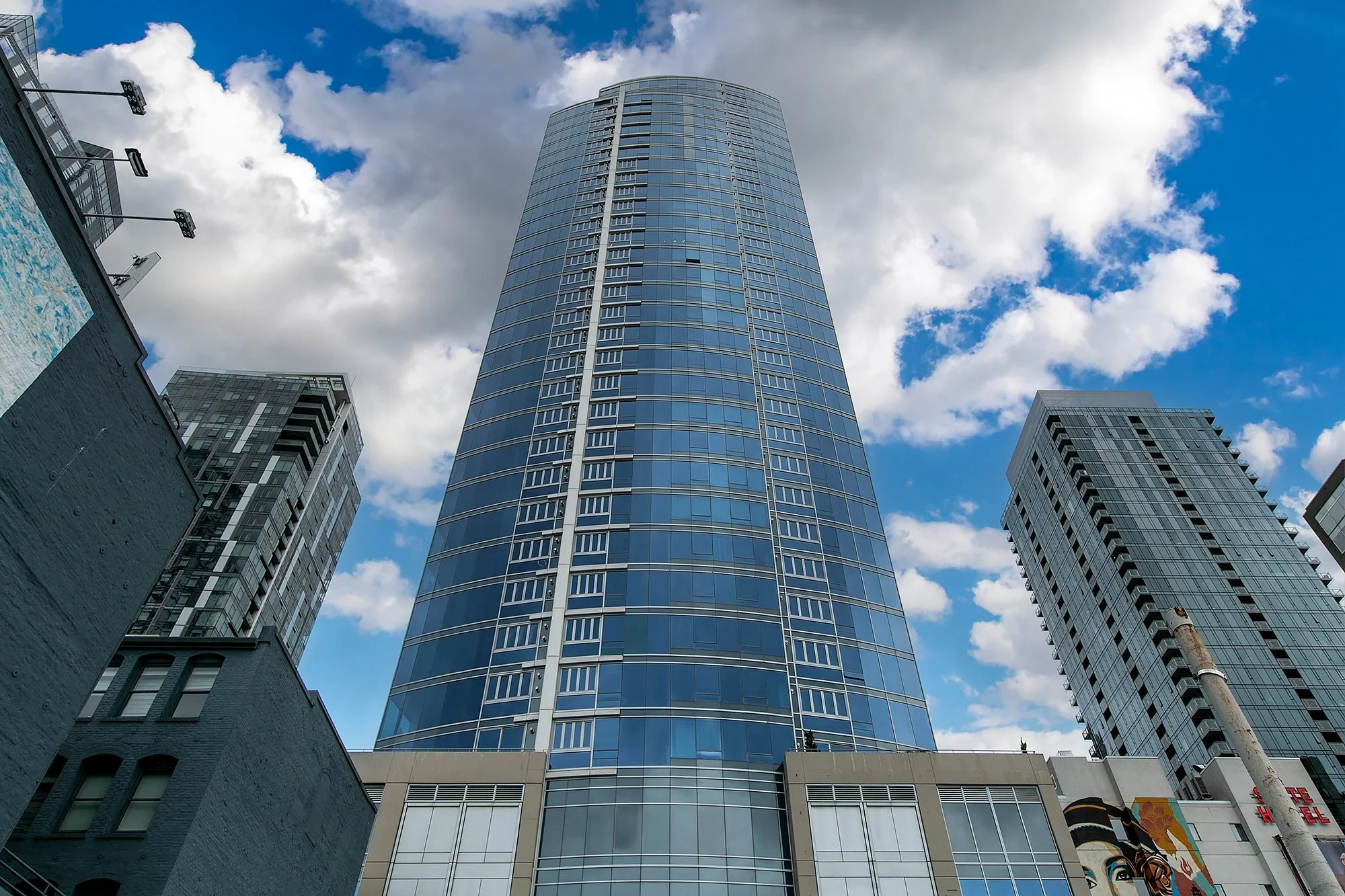 1521-2nd-Ave-Seattle-WA-98101-1.jpg