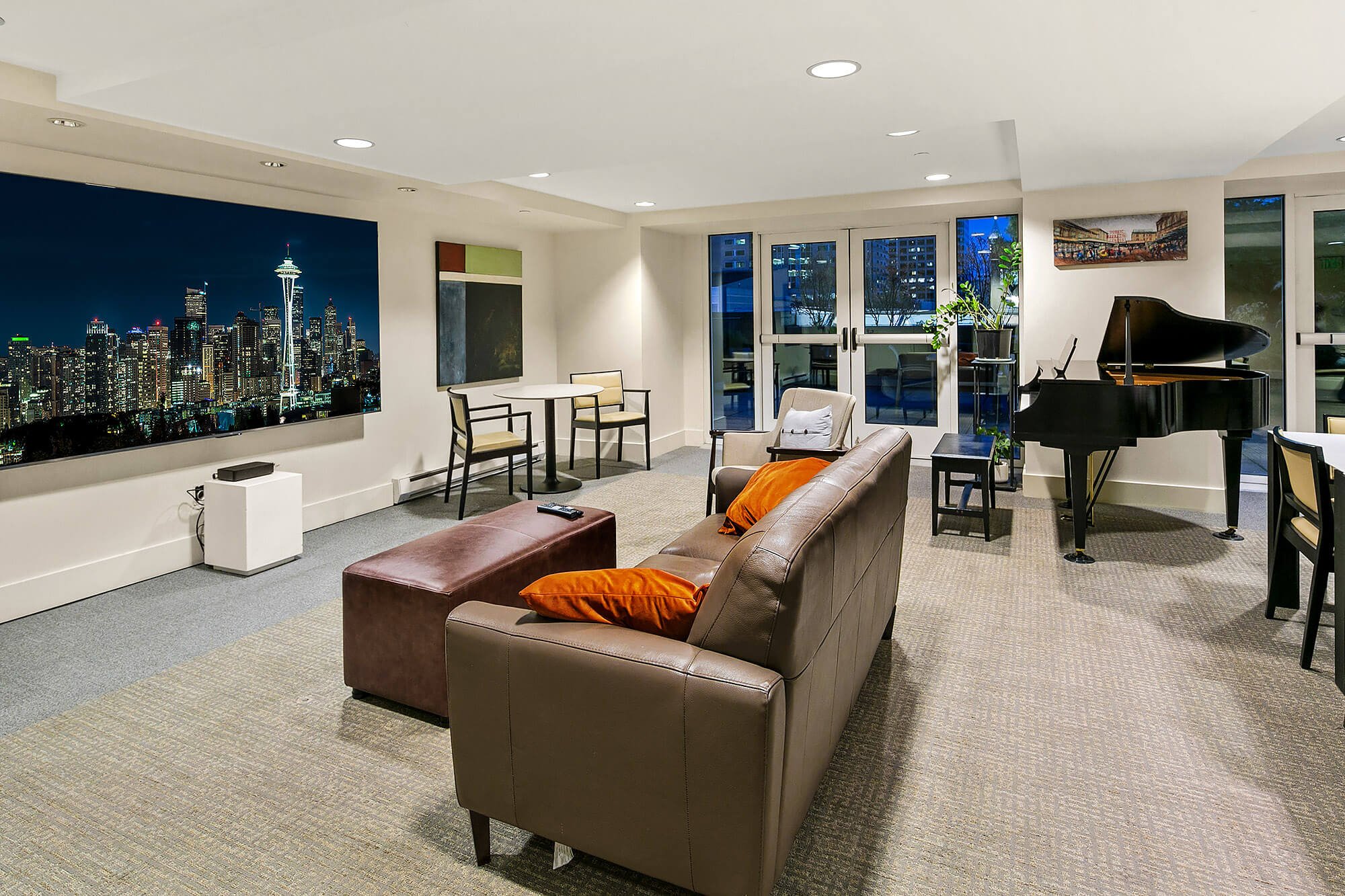 Newmark-Tower-1415-2nd-Ave-Community-Lounge.jpg