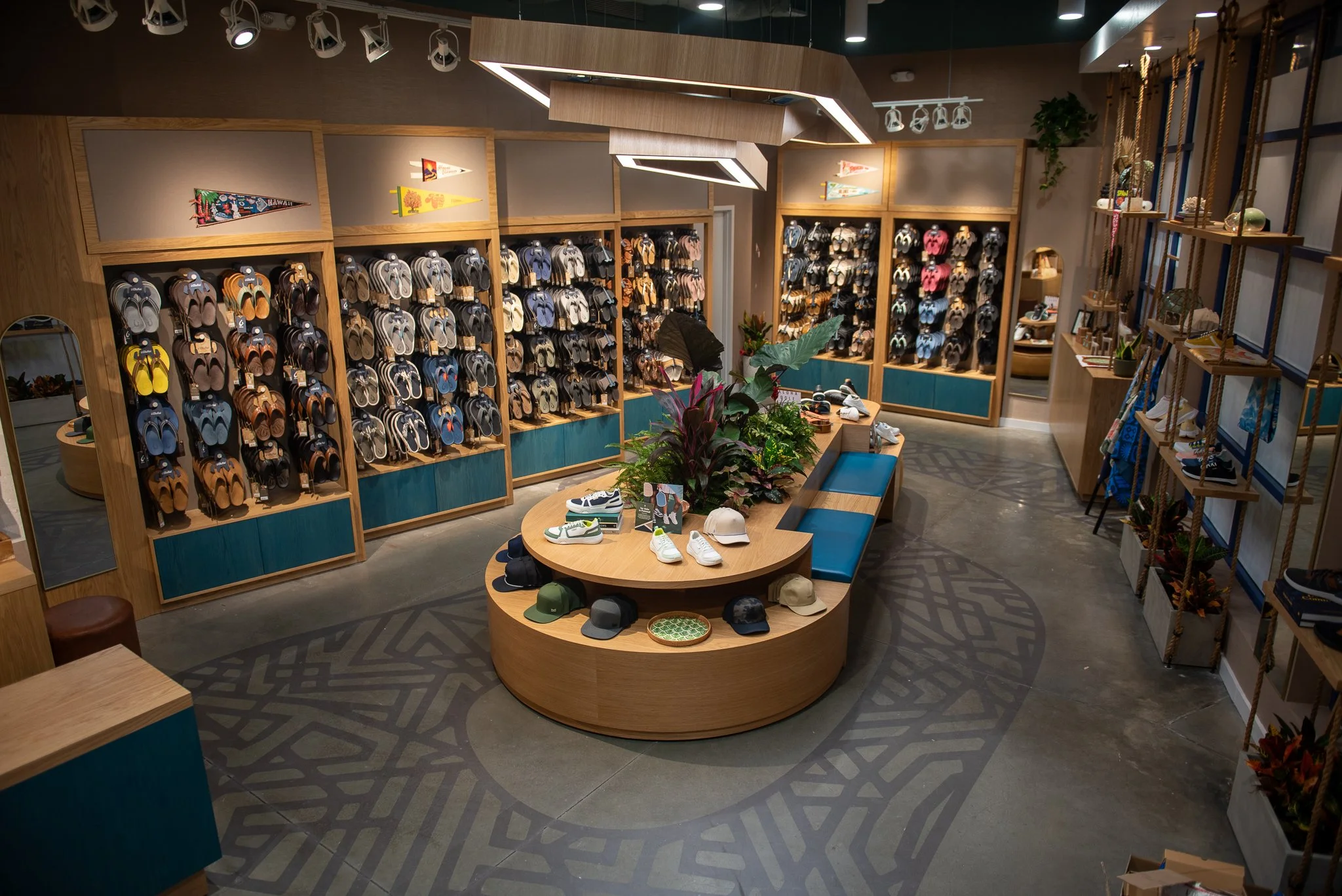 Olukai Disney Springs-54.jpg