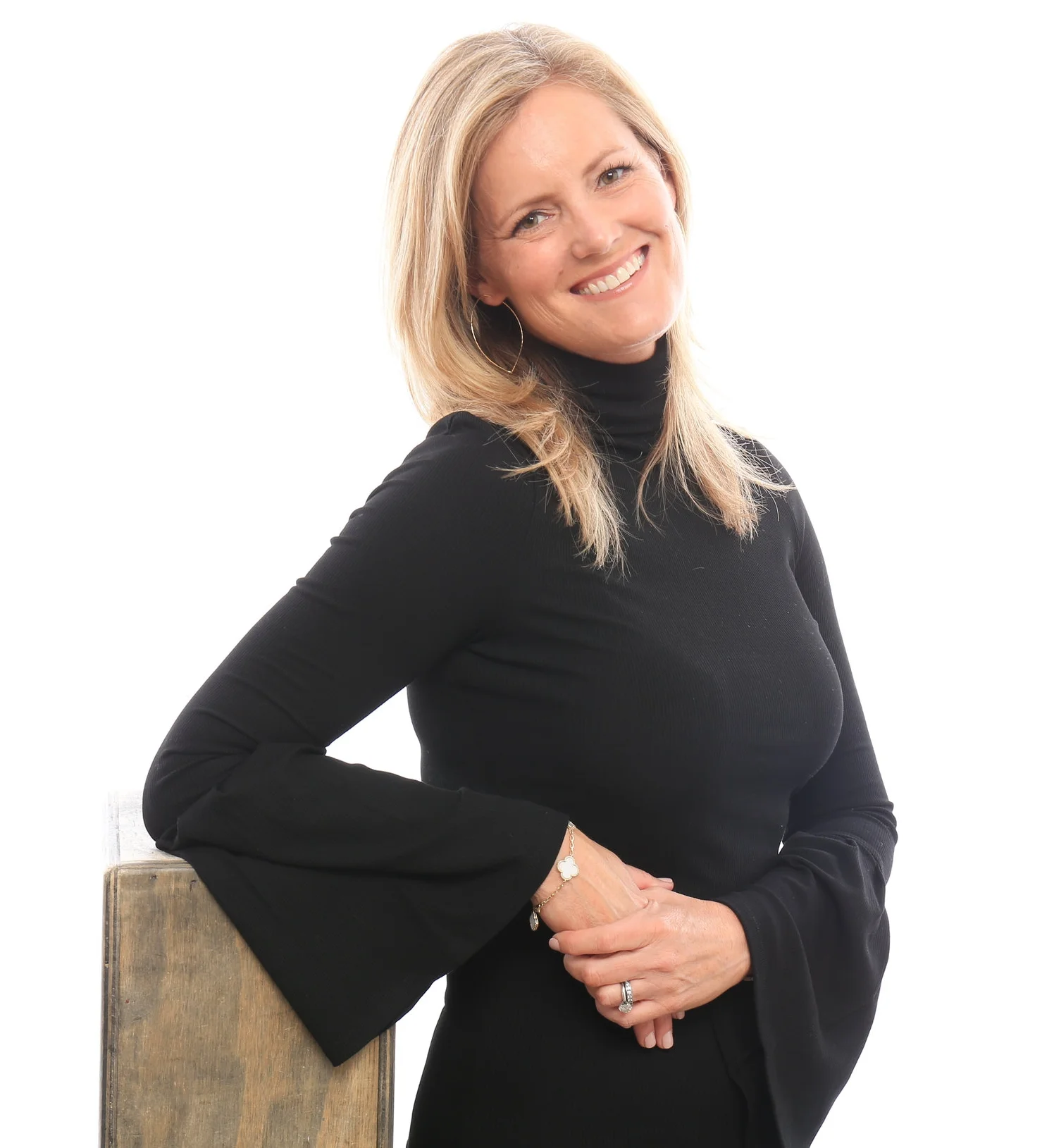 BURKE+CO.-www.burketalent.com-BREE.EATON.jpg