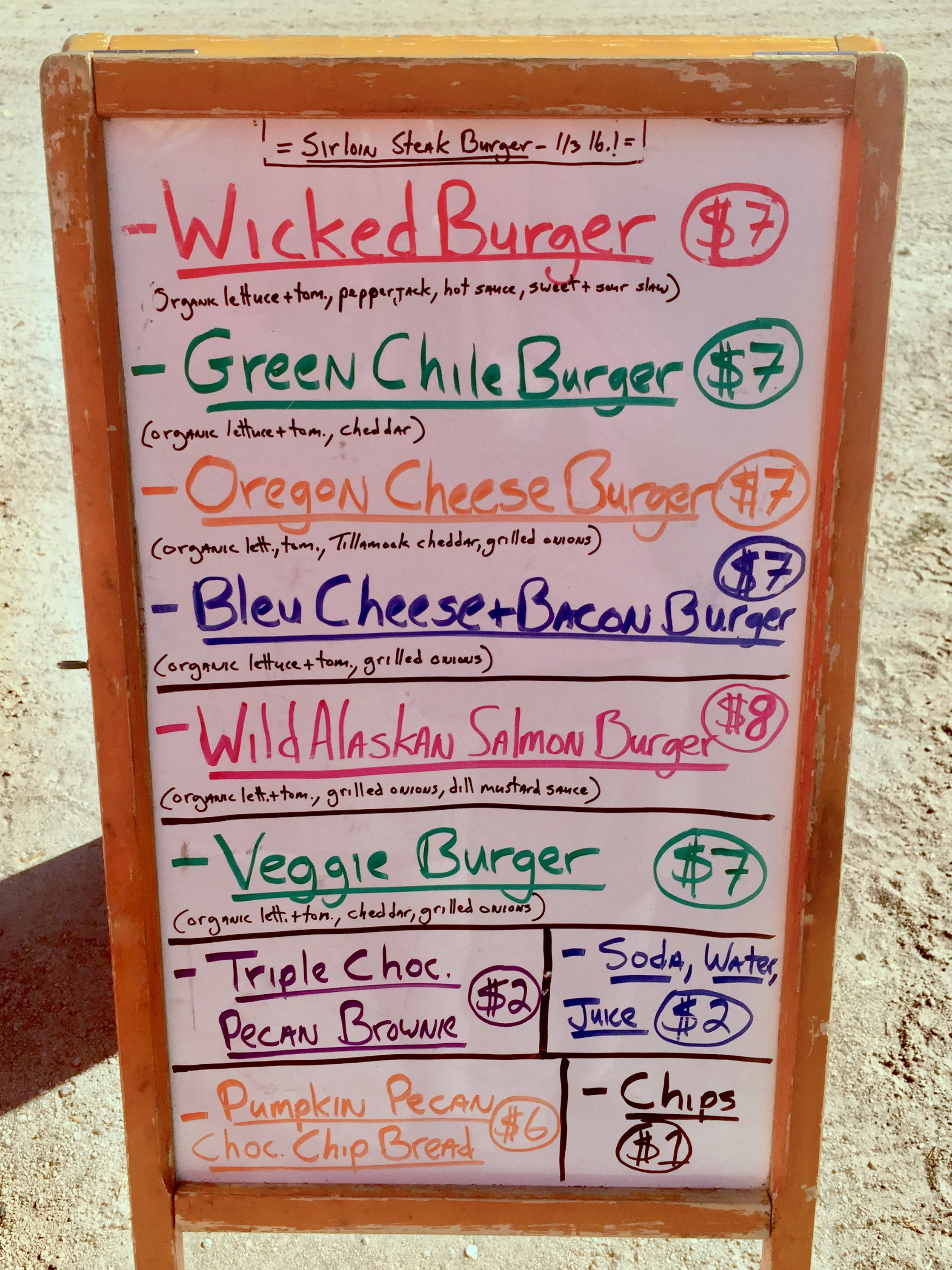 If you’re a burger lover traveling around Southern Arizona, be sure to check out Wicked Burgers, a gourmet food truck based out of Dragoon, Arizona. Their sirloin steak burgers are Doodle-approved by Bernie and Lizzie McSquare! #McSquareDoodles #dogfriendly #SouthernArizona #foodtruck