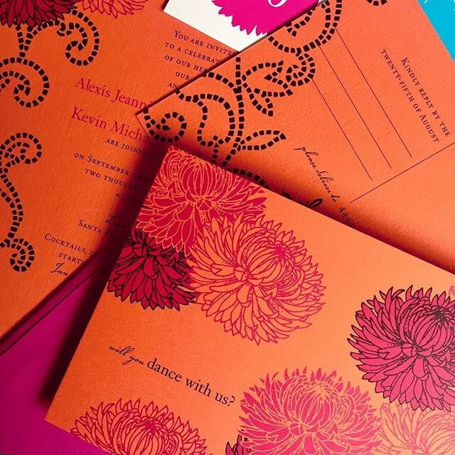 Feeling those tropical vibes with this invitation suite and it's bright pops of color, Mexican folk art patterns and lush flowers. It's never too early for a Margarita, right? .
. 
#dcevents #dcwedding #dcweddings #customstationery #weddinginvitation