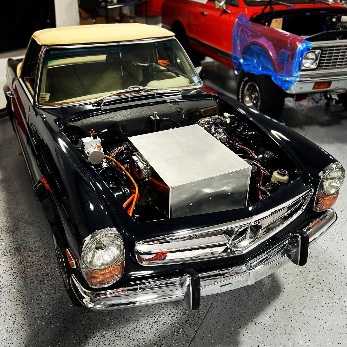 Sneak peek of the first of five pagodas coming together - 375lb-ft, 300hp, 62kWh - smooth as glass and a joy to drive. These are going to be incredible cars&hellip; #mercedes #mercedesbenz #mercedes280sl #mercedespagoda #classicmercedes #MomentSL #cl
