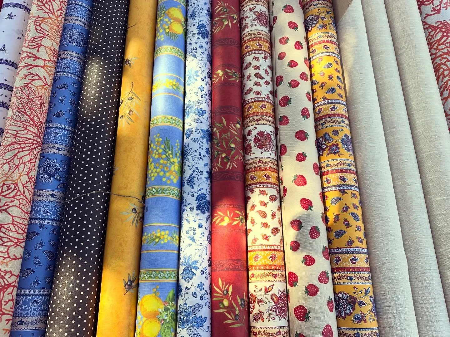 lune de miel on the French Riviera &mdash; your first time in the Mediterranean, while I try to sketch the feeling of something that&rsquo;s always been part of me 🌊✨
.
#honeymoontravel #frenchriviera #mediterranean #lunedemiel #visitsouthoffrance