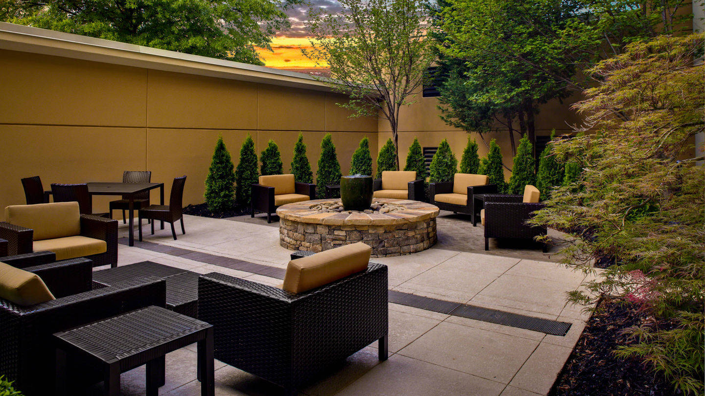 atlcb-courtyard-0041-hor-wide.jpg