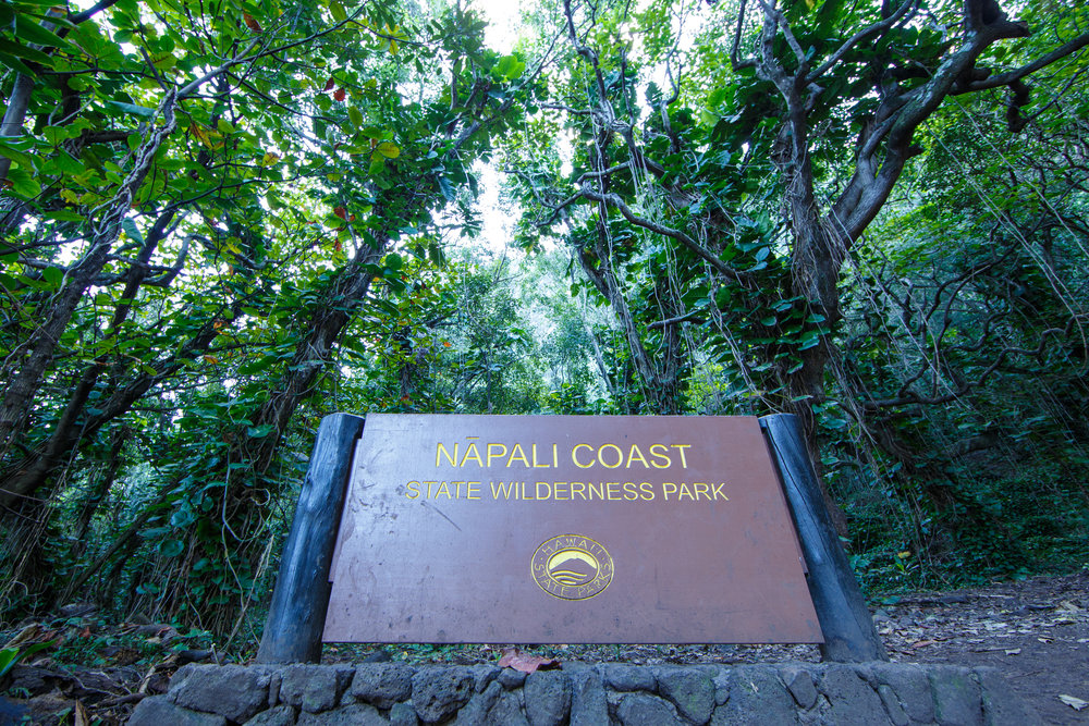  Trailhead to the Na’Pali Coast and the start of the adventure. 
