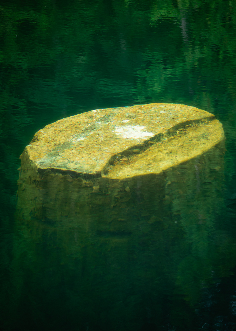 Underwater Pillar 