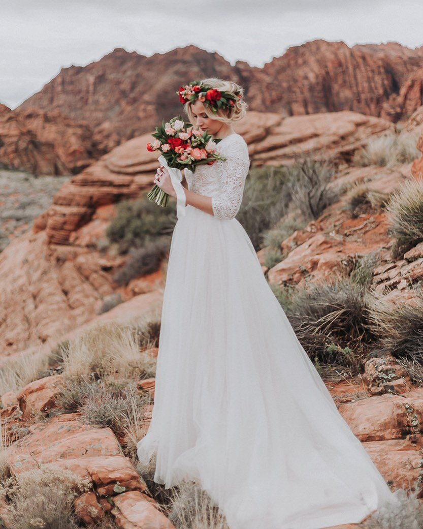 Happy Friday! 
Long weekend is here! 
What are your plans?
.
.
.

#sindymagphotography #stgeorge #stgeorgeutah #stgeorgephotographer #stgeorgeweddings #stgeorgeweddingphotographer #cedarcityphotographer #cedarcityweddingphotographer #southernutah #so