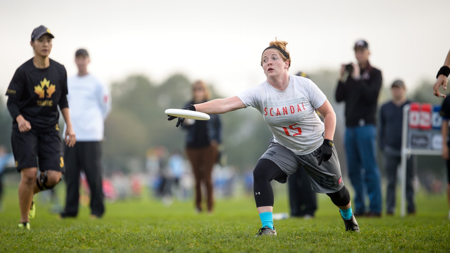 Shofner winds up for a throw at Club Nationals with Scandal in 2016. (Paul Andris, UltiPhotos )