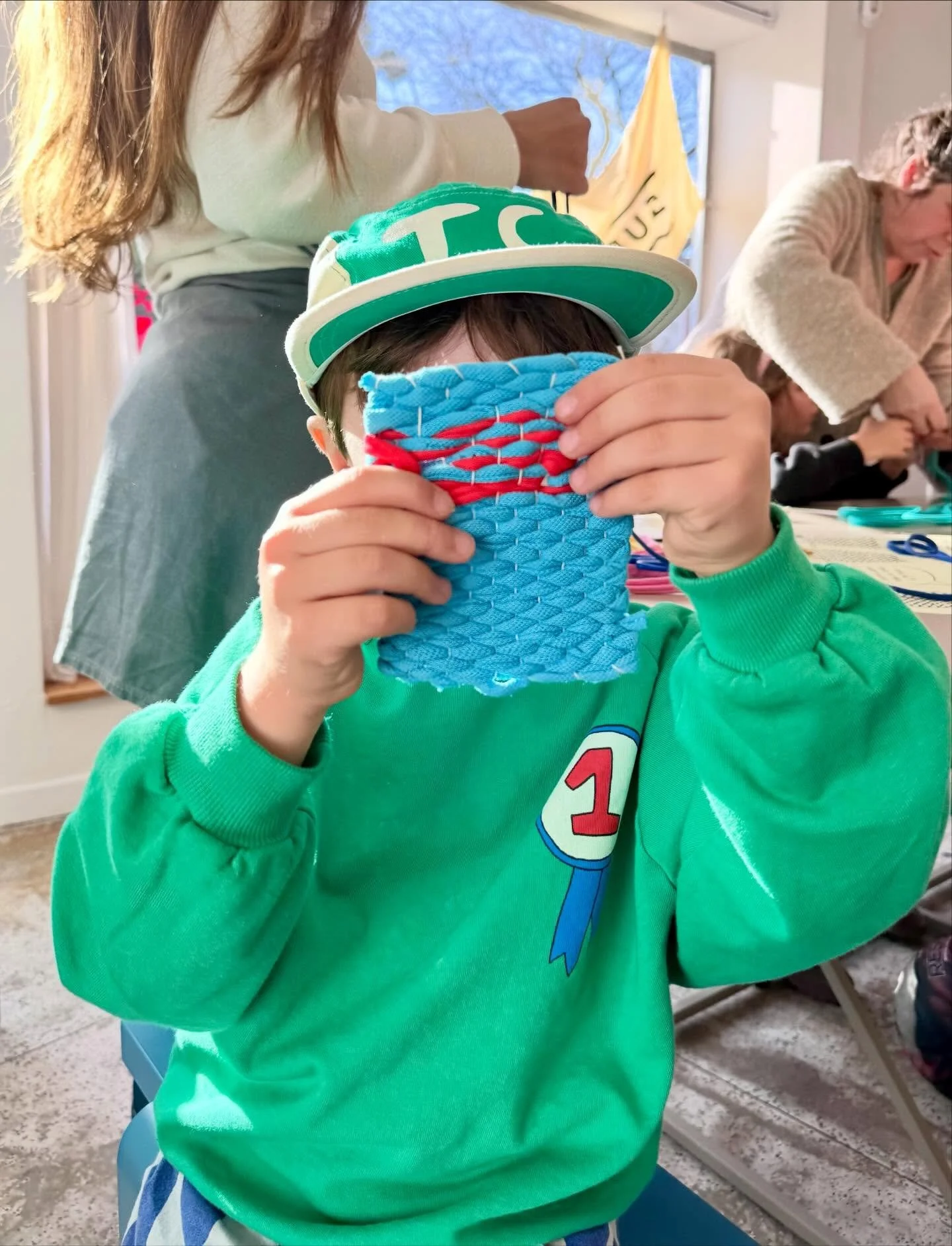 Yesterday GUR KIDS workshop at the release of our collaboration with The Campamento. Lots of mini weavers and mini rugs! ❤️🌞🌸✨