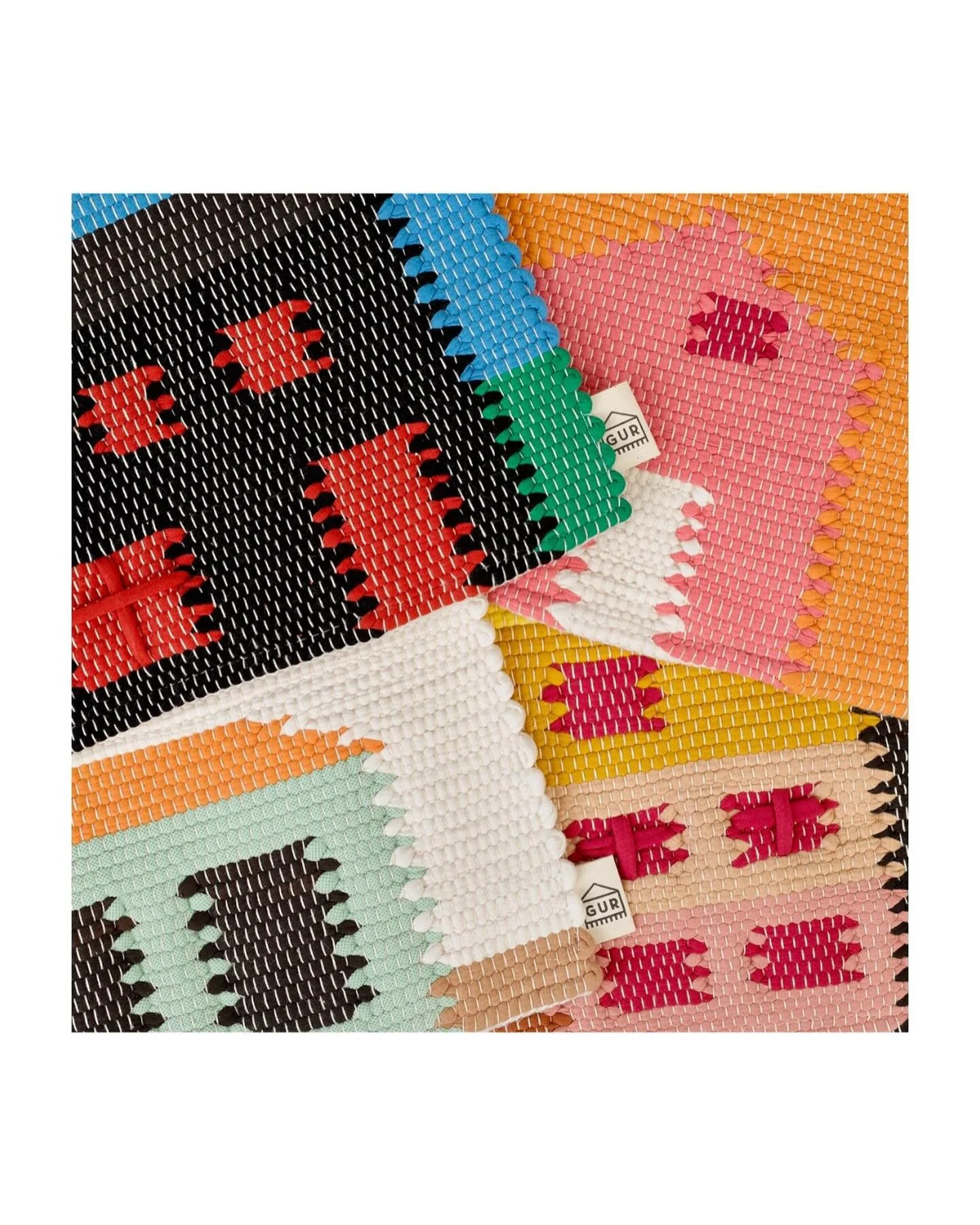 GUR Little Houses / GUR Casitas