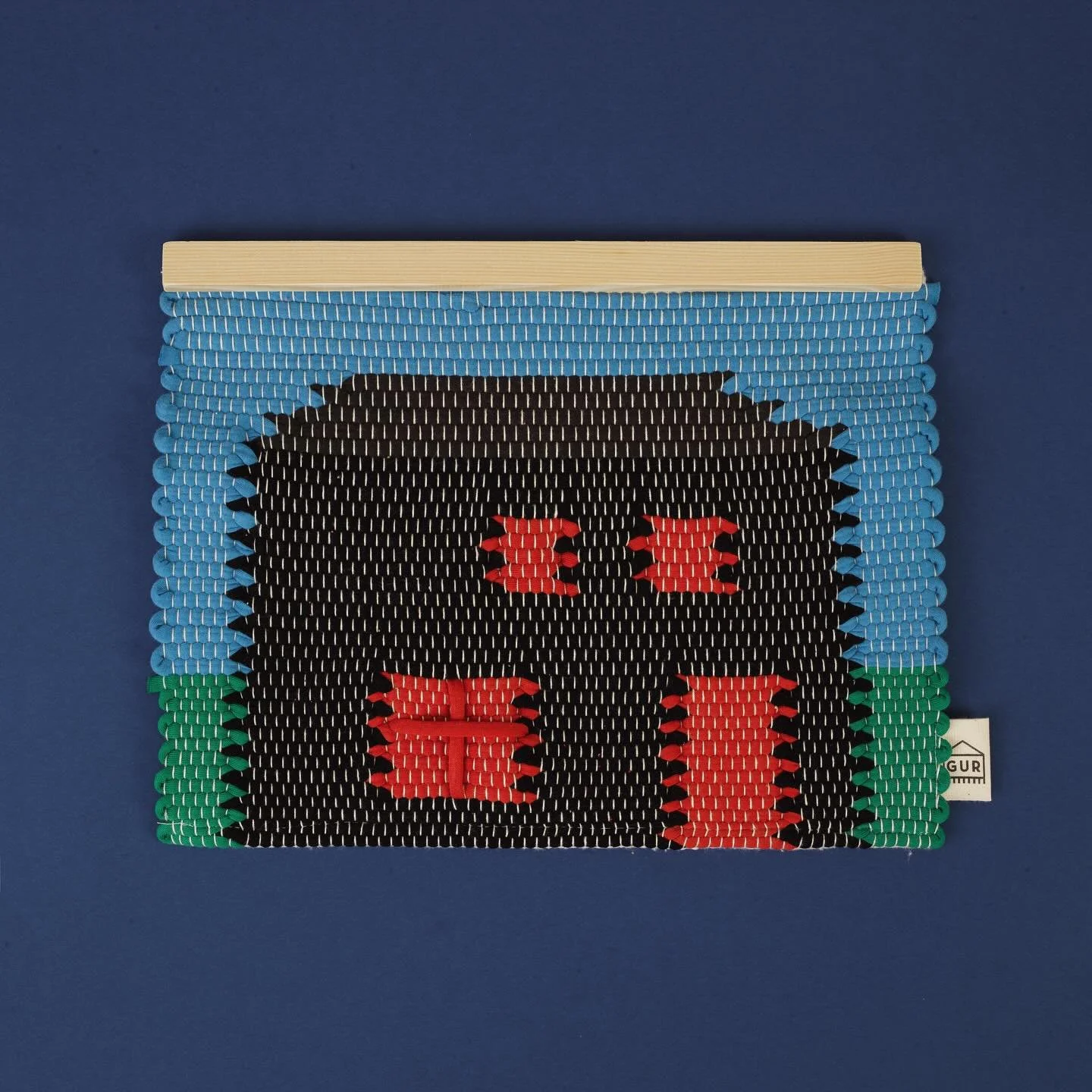 GUR Casitas est&aacute; dispon&iacute;vel online! 
Podem ser vistos ao vivo na It&rsquo;s a Book em Lisboa. 

GUR Casitas is now available online! 
You can also see them live at It&rsquo;s a Book in Lisbon.