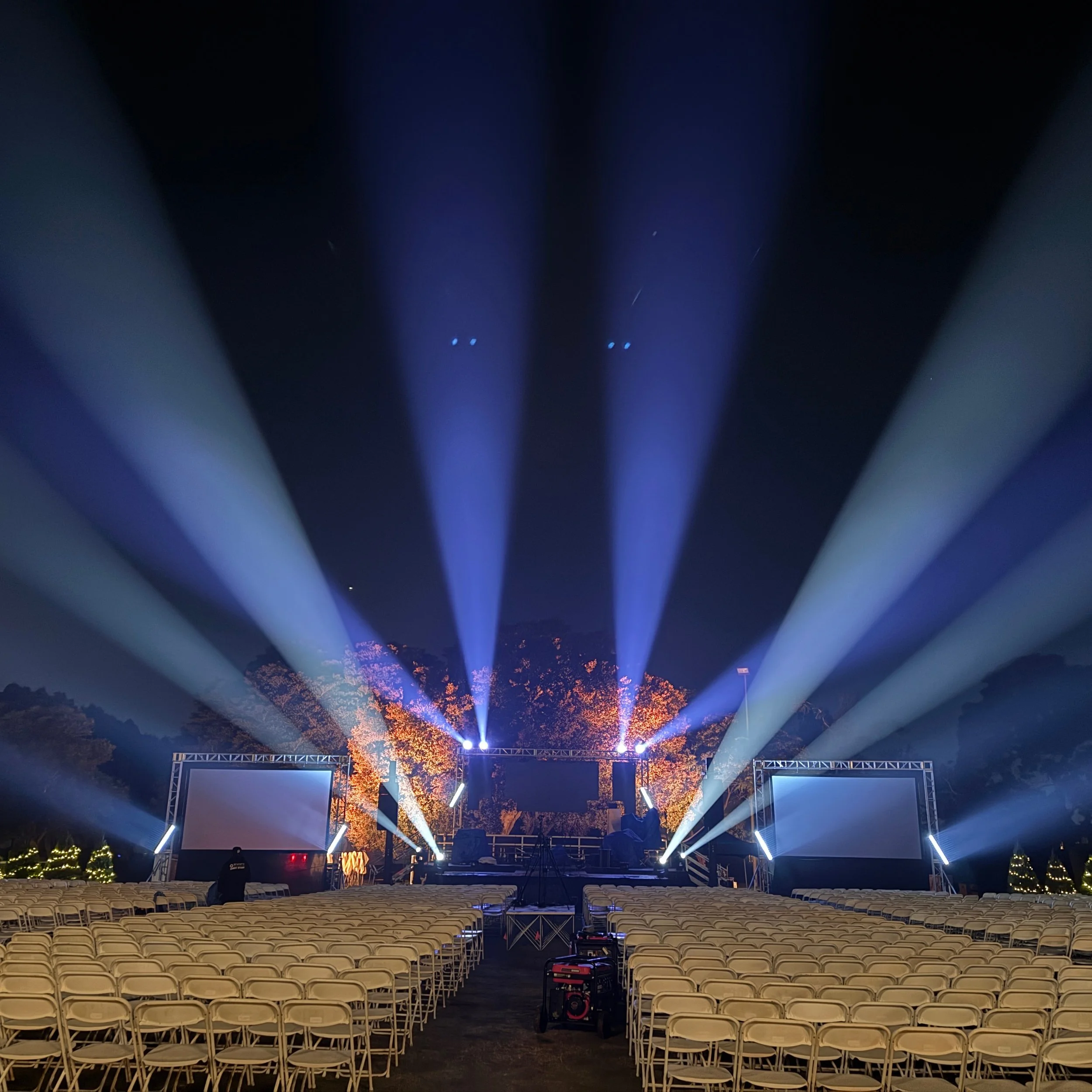 🔙 FROM THE ARCHIVES | Christmas Under the Stars 2025 🎄✨

Taking it back to Christmas Under the Stars 2025, hosted by The Grove Church!

San Diego Event Pros was proud to provide full production for this incredible outdoor Christmas celebration &mda