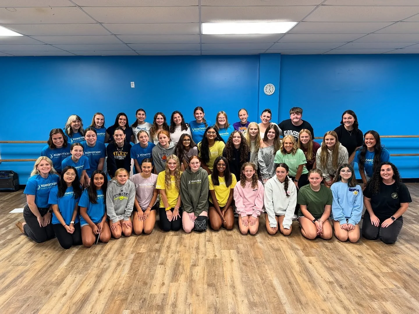Meet our Peer Leaders &amp; Assistants for season 11 💙

This afternoon, 24 peer leaders and 6 assistants went through peer leader training to get ready for season 11! 

They all had a great energy, and we are ready to tackle the new season together 