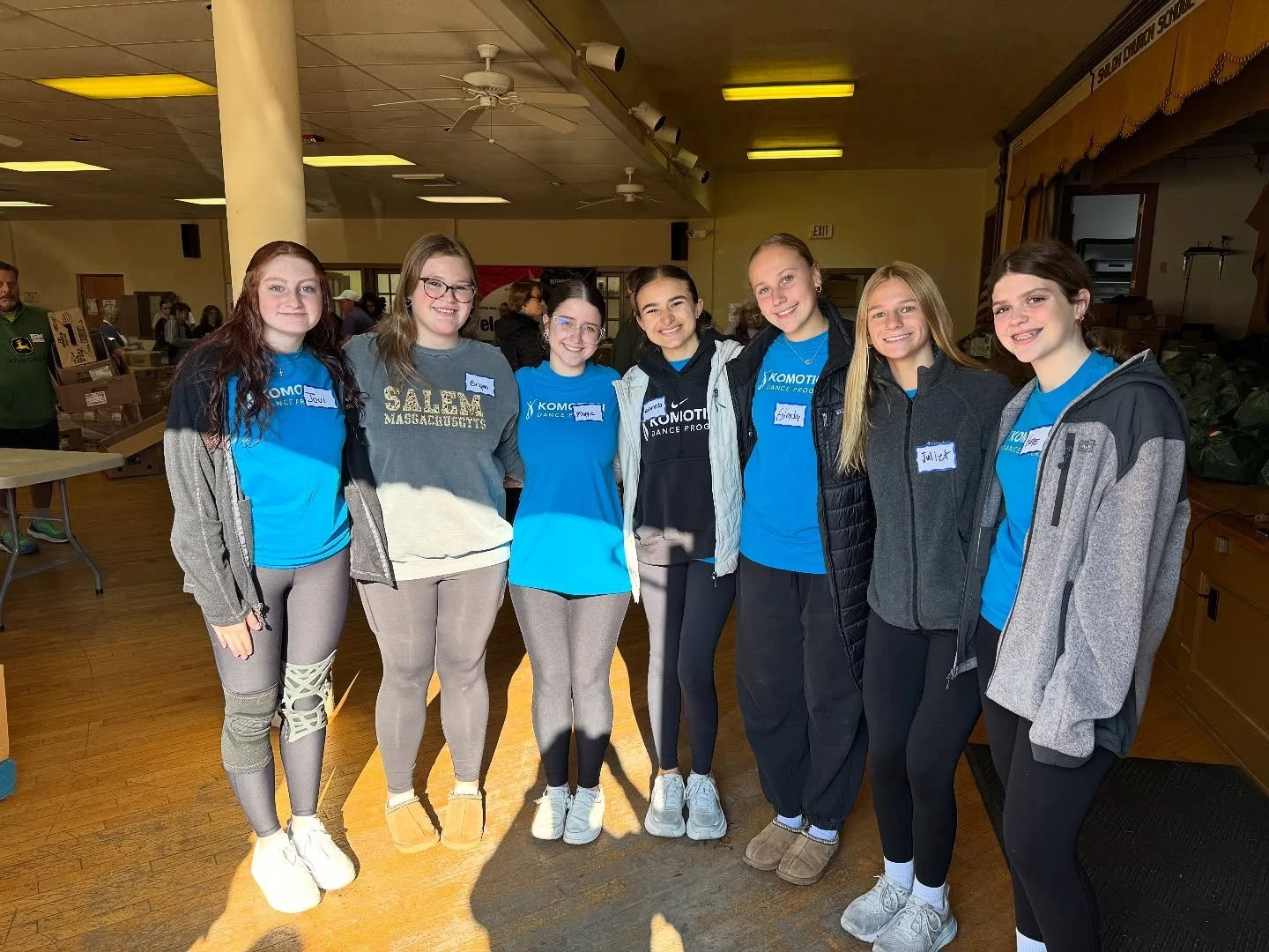 Feed A Friend 2025! 💙
Shoutout to the group of peer leader who showed up to help distribute 630 food bags today!

This was by far the biggest distribution we have ever been part of, and we are grateful that you were there to be part of it. Thank you
