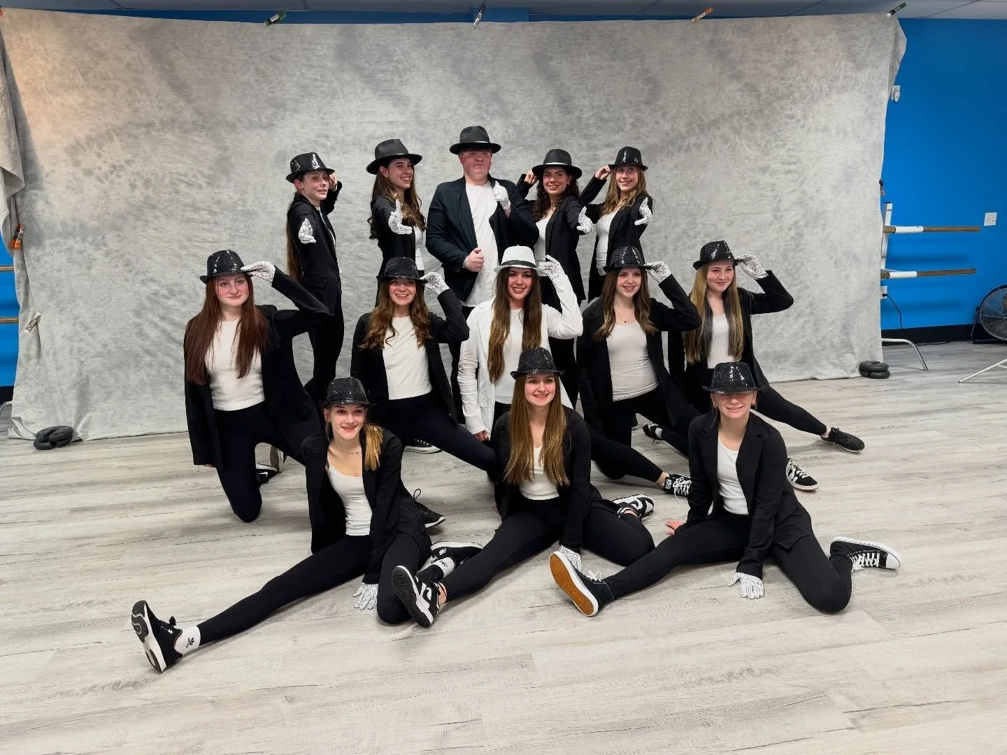 Wednesday picture week photos are here 🔥

👉🏽 Hiphop 1A, 1B, 2B &amp; 4
👉🏽 Pre Hiphop B
👉🏽 Contemporary 3 &amp; 4
👉🏽 Jazz 3 &amp; 4

One more day to go!
These costumes are looking awesome 🔥
@weissmandance 

#komotionnation #dance #rmsdanvill