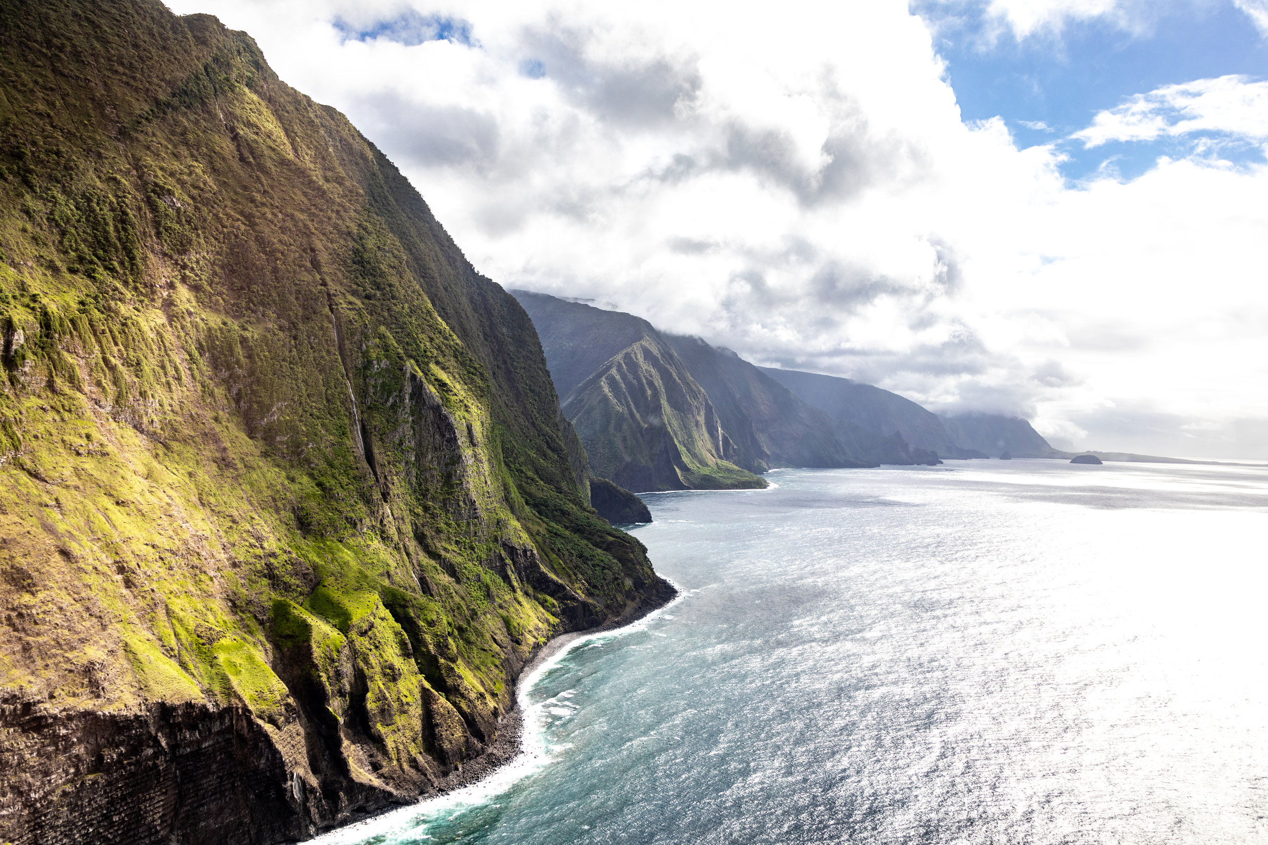  The west cliffs of Molokai, Hawaii 