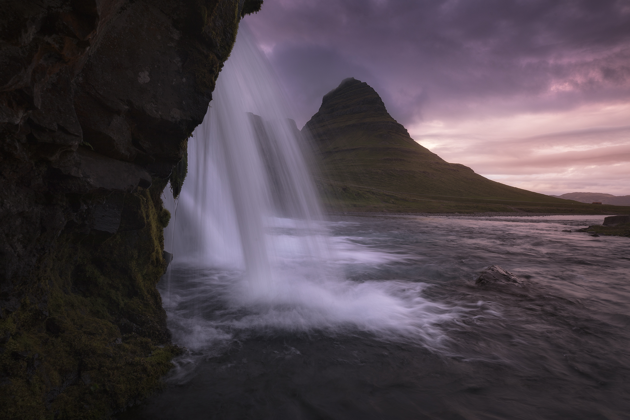 kirkjufell-glow.jpg