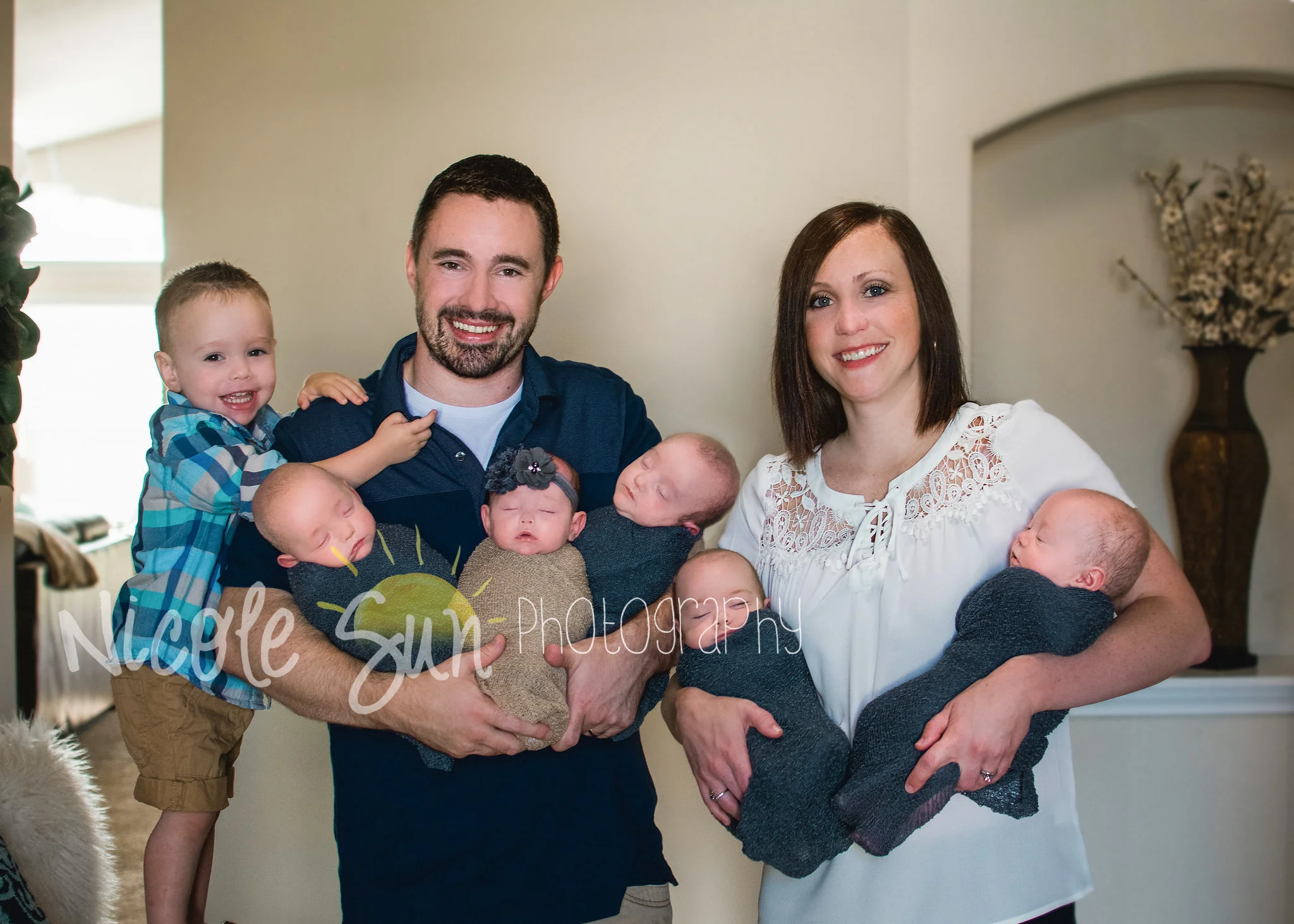 featurednewbornphotographer.jpg