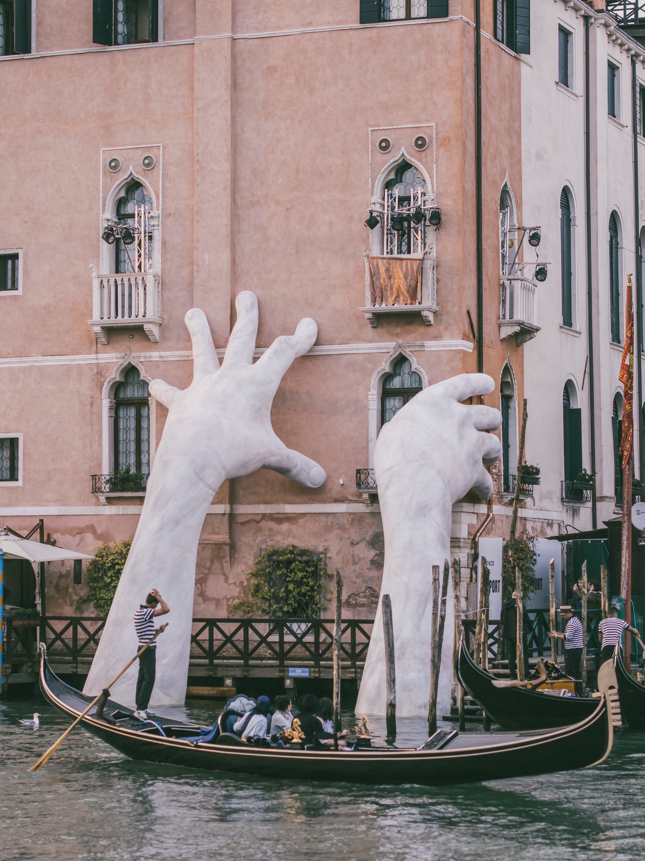 Copy of Lorenzo Quinn installation “Support” (now dismantled)