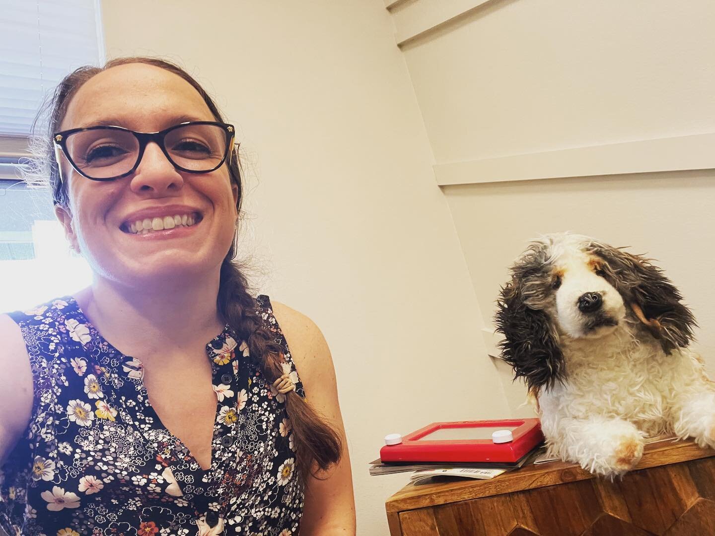 Please don&rsquo;t confuse our waiting room dog w/ my real dog, Jacques Cousteau! Meeting nutrition clients &amp; hanging w/dogs are my favorite things to do. #ClinicalNutrition #PediatricNutrition 
.
.
#CertifiedNutritionSpecialist #LicensedNutritio