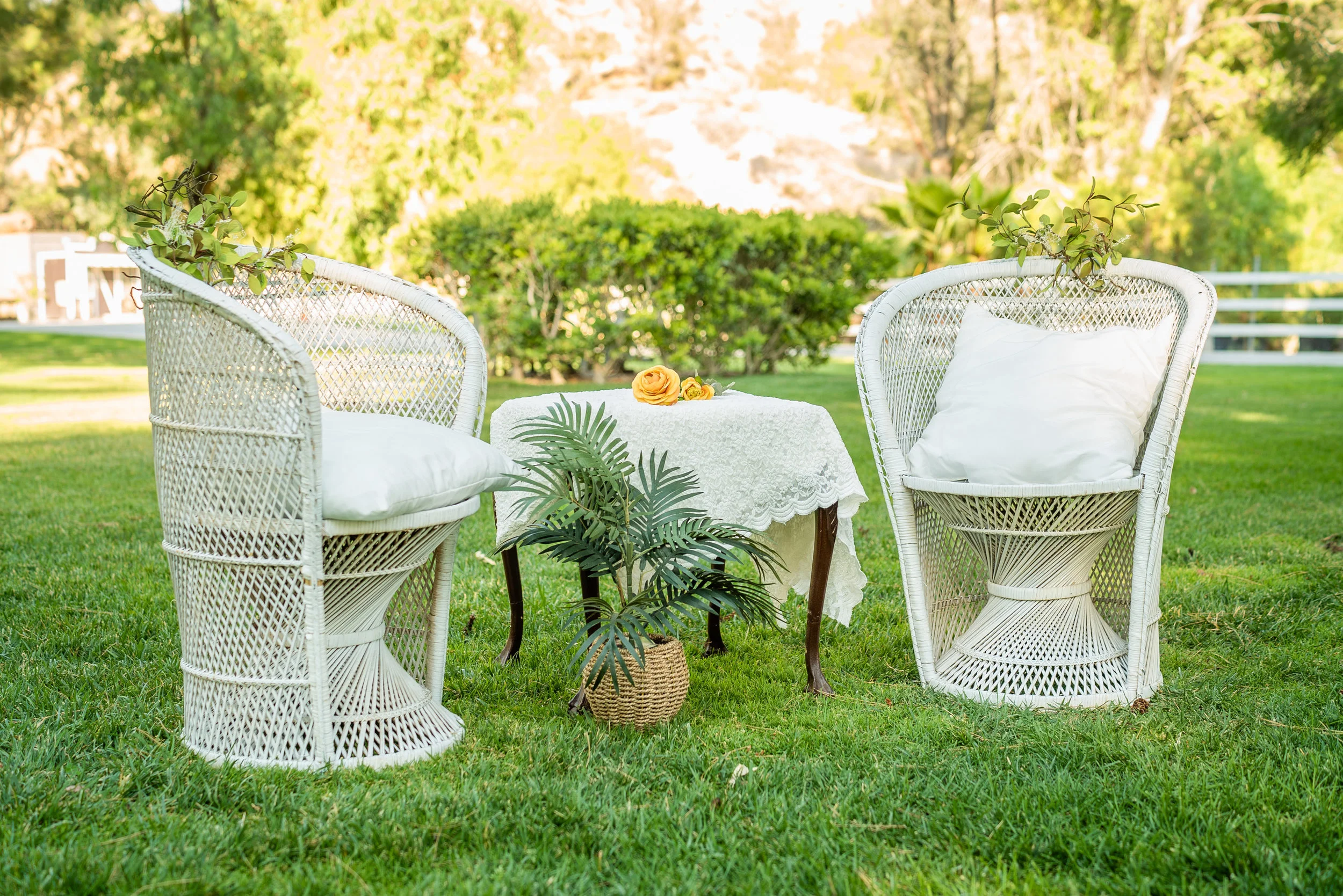 Styling & Set-up: Eyesome Events | Signage: Unshakably Unique | Furniture Rentals: Ten Four Decor | Photo: Super Million Visuals