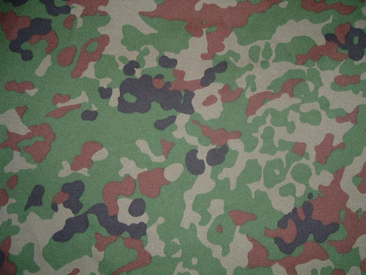 Camouflage Type 2 ("Jieitai Dot"): The Standard Camouflage pattern of the GSDF adopted in 1991 and used to today. The pattern consist of Dots based off image data of the average vegetation in Japan.