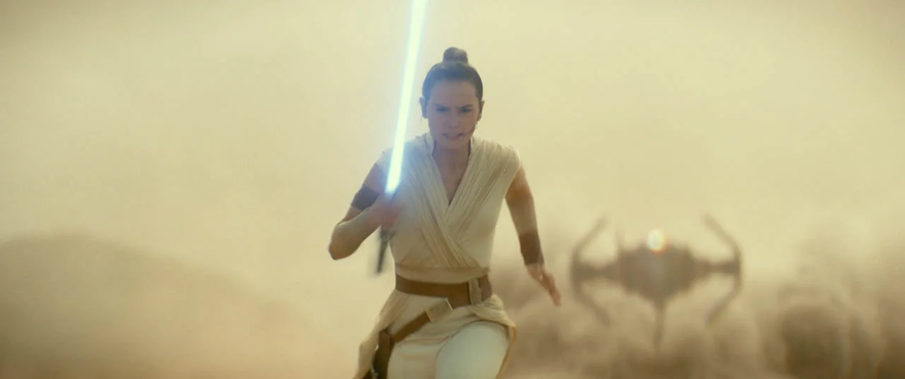 episode-ix-teaser-10-rey.jpg