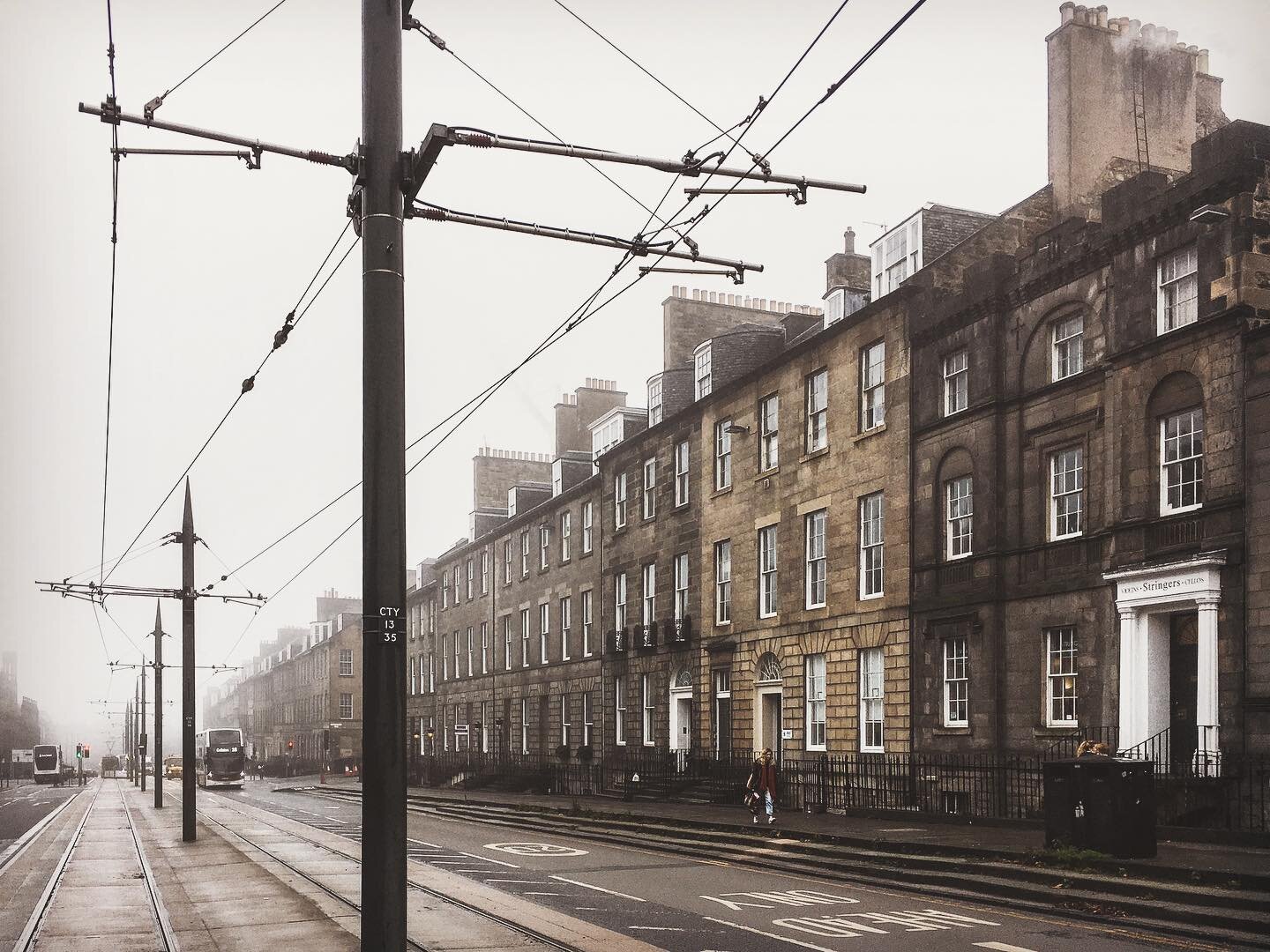 A fine day for practicing the violin 

#edinburgh #dreich #tramtracks #stringersofedinburgh #stringersmusic #violinpractice