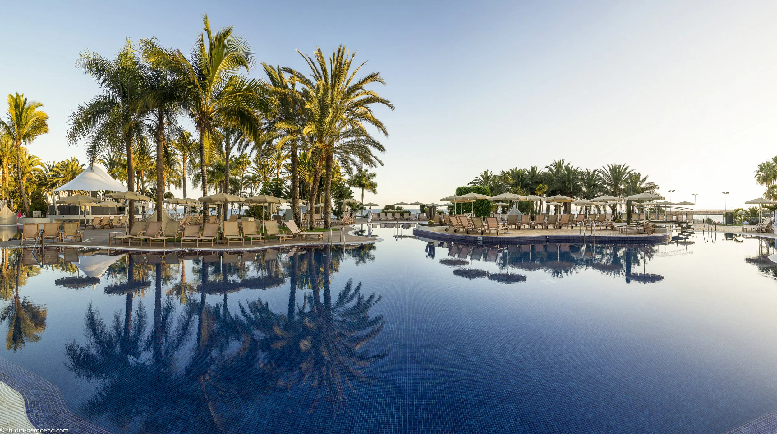 Rad-gran-canarian-ext-archi-piscine-jardin-223p.jpg