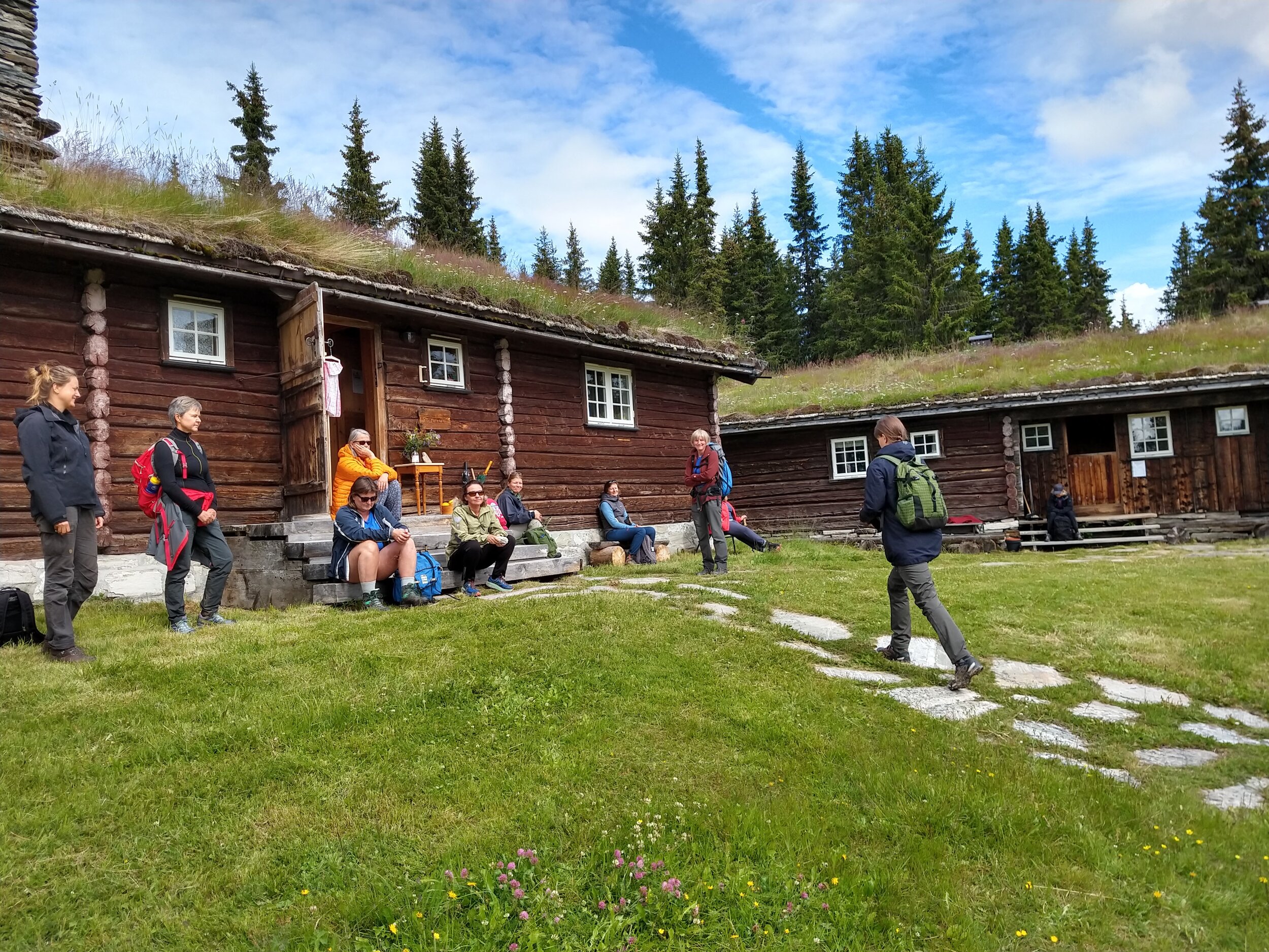 Vi går felles turer under Yogaretreat på fjellet