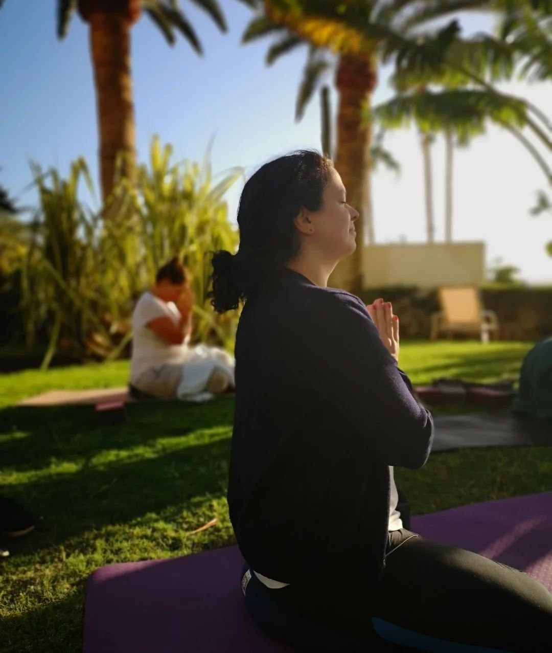 Namaste- n&aring;r du kjenner en indre takk boble opp, og munnvikene l&oslash;ftes mens solen varmer pannen. 🌊🌴🙏🌞

Gode minner, og jeg er glad for at vi
4.-10 mai er vi tilbake i denne vakre palmehagen rett p&aring; stranda i Arguineguin, Gran Ca