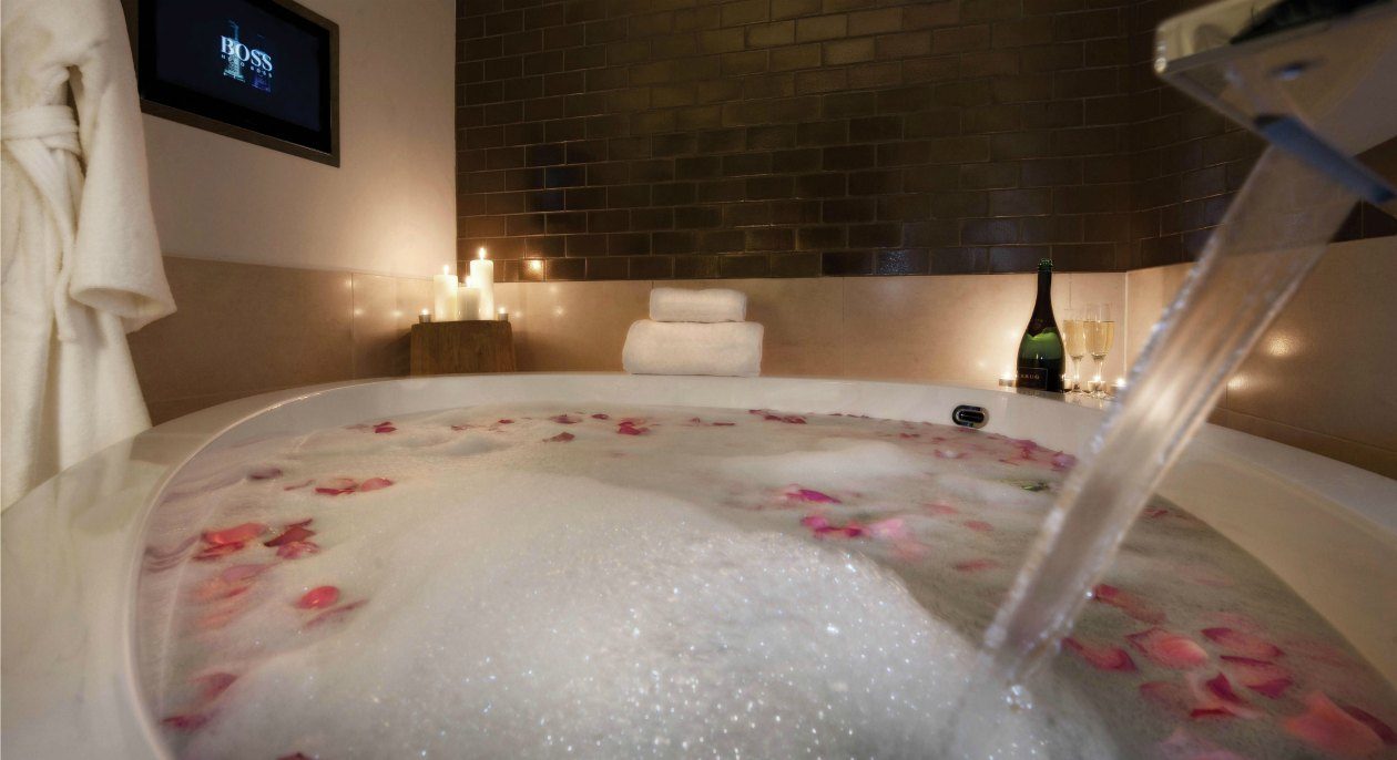 1b-gallery-image-huby-suite-en-suite.jpg