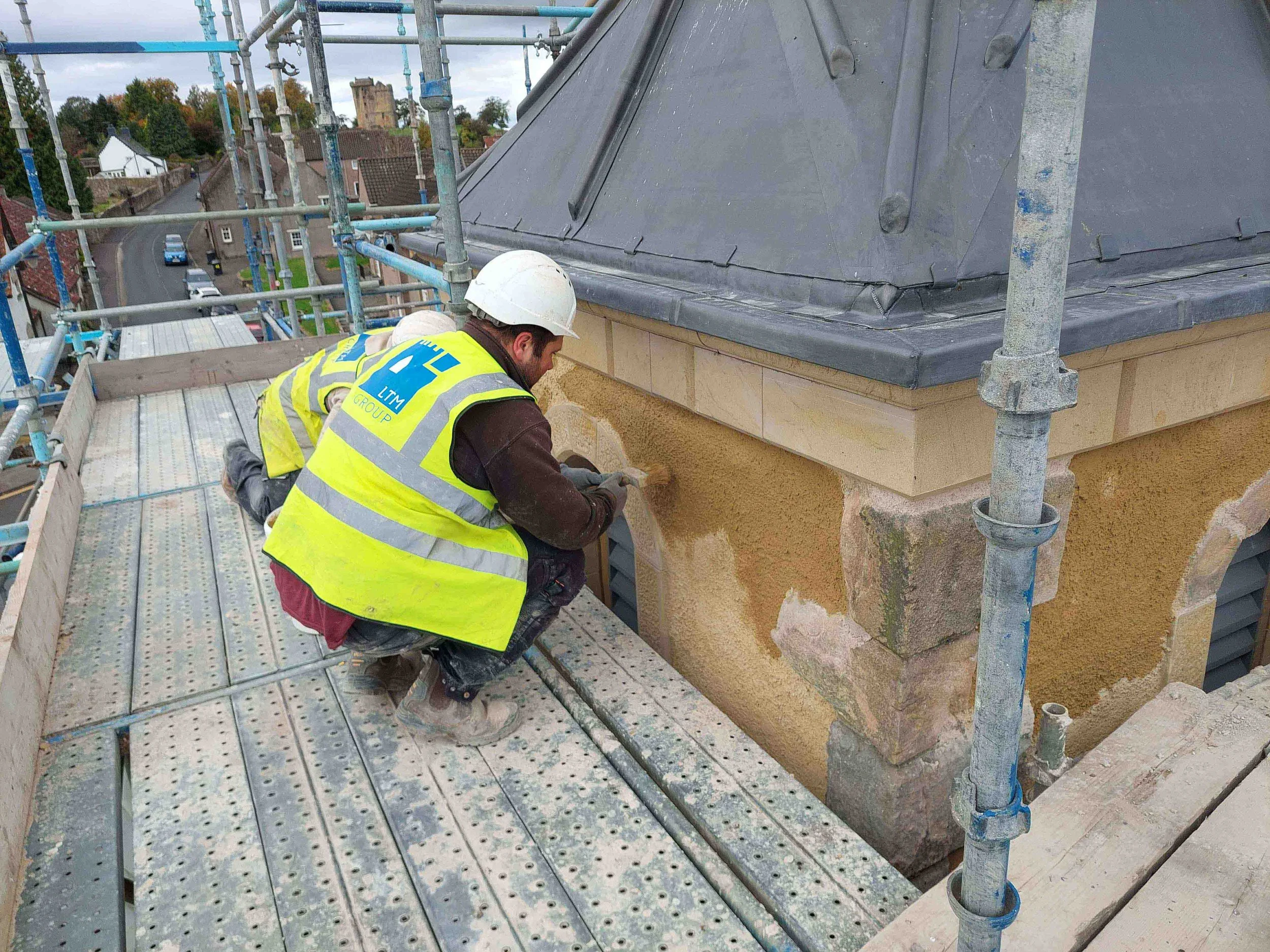 04 Clackmannan Tolbooth limewashing.jpg