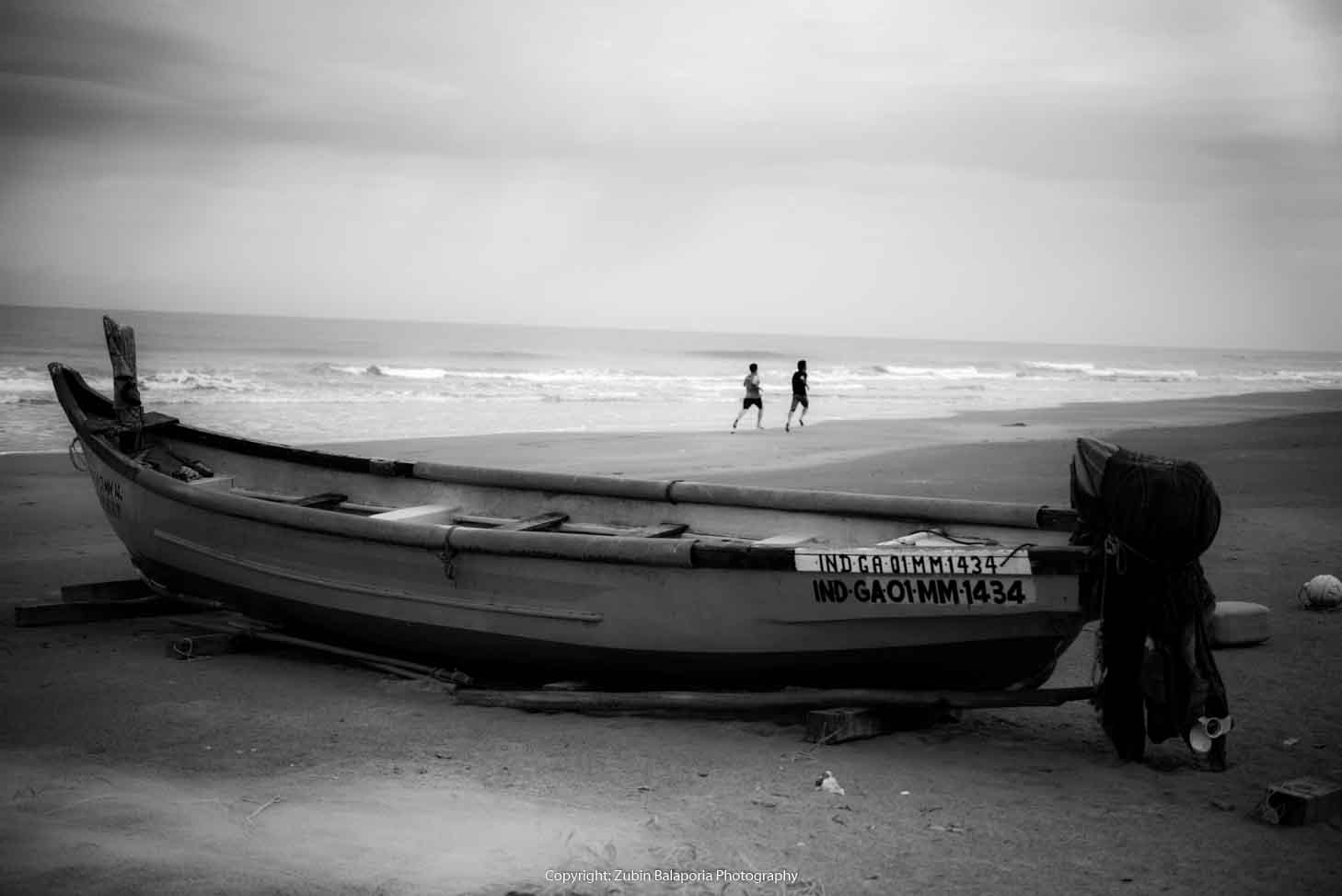 Goa Morjim Boat 05 Runners.jpg