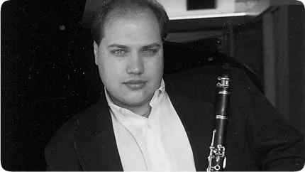 vadim lando, clarinet Praised by the New York Times for his “consistently distinguished, vibrant and virtuosic playing”, clarinetist Vadim Lando has won top prizes in many international competitions including the Gold Medal at the National Festival of Music Competition in Canada. As soloist, he has performed with numerous orchestras in the U.S. and Canada. Mr. Lando’s recitals and chamber music concerts include performances at virtually every major performing landmark in New York City, the Israel Philharmonic’s Chamber Music Series at the Tel Aviv Museum of Art in Israel; the Summer Concert Festival in Martha’s Vineyard; and on the Dame Myra Hess Memorial Concert Series in Chicago. His concerts are often broadcast on radio stations such as WQXR New York, WFMT Chicago and National Public Radio. Mr. Lando performs and records regularly as the principal clarinetist with the Jupiter Symphony Chamber Players. Former faculty of the Rutgers University, Mr. Lando holds a Master of Music from Yale University and a Doctorate of Musical Arts from SUNY at Stony Brook, where he studied with the virtuoso clarinetist Charles Neidich. Mr. Lando is the Co-Director of the Great Neck Music Conservatory in Great Neck, New York.