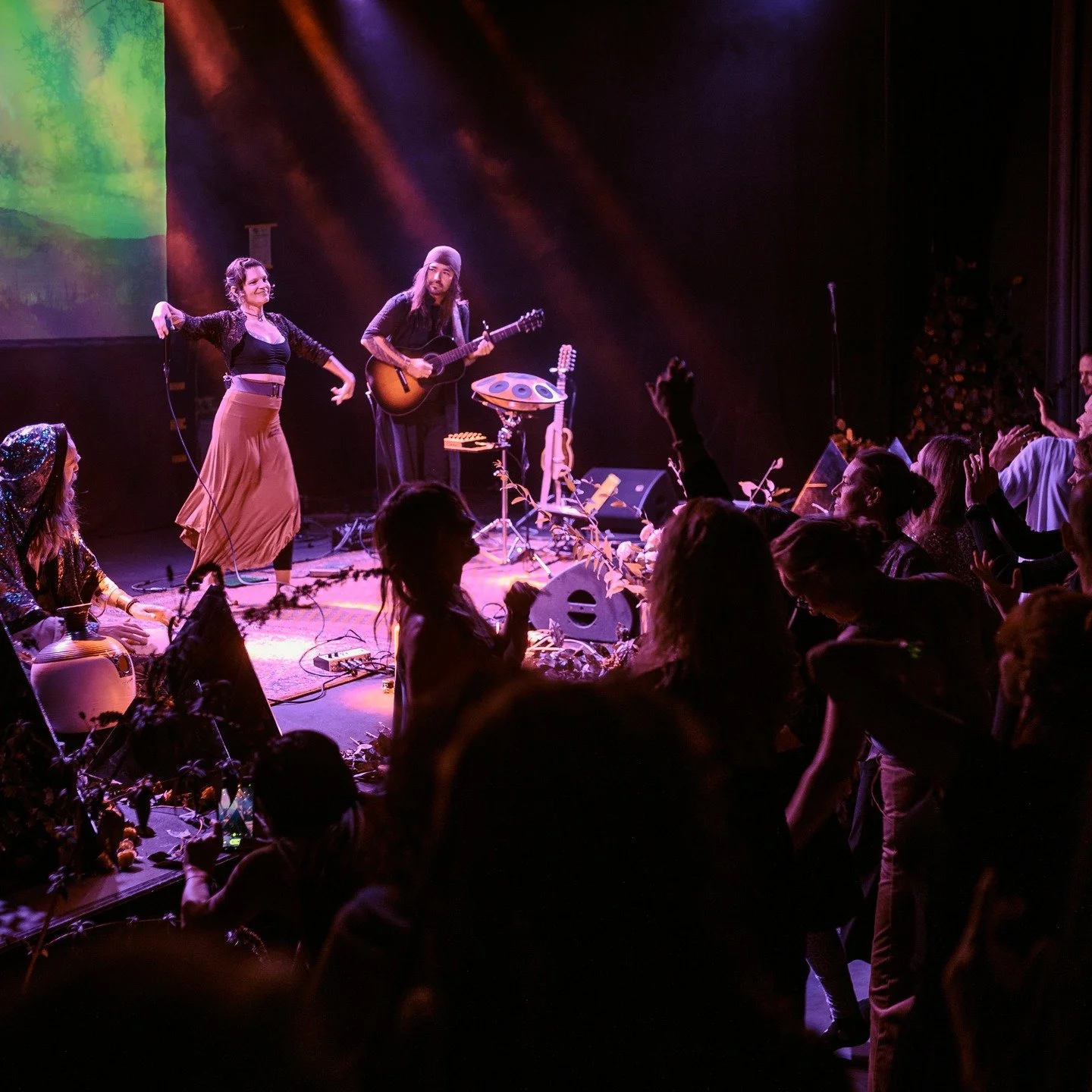 Moments from a wonderful evening of OACACAO with YAIMA and LITTLE WHALE 
+ all sisters and brothers, helpers, singers and dancers. 

@ooacacaoo + @hotelcecilcph 
@yaimamusic + @bliss.music.eu 
@little_whale_music + @surushsacha 
@diane.soa + @holtoug