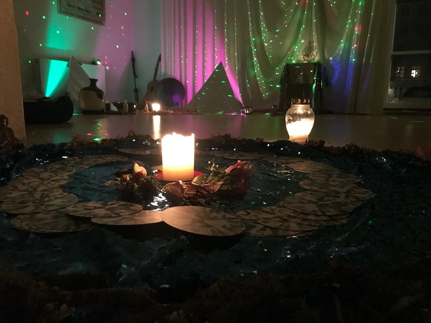 Beloved hearts. You are invited to join us in Ceremony with the sacred (raw) cacao this Friday with Soundscapes, songs and medicine Music from sisters Leah (Earthdancer) and Stine. They carry songs and rituals with them from circles and (rainbow) gat