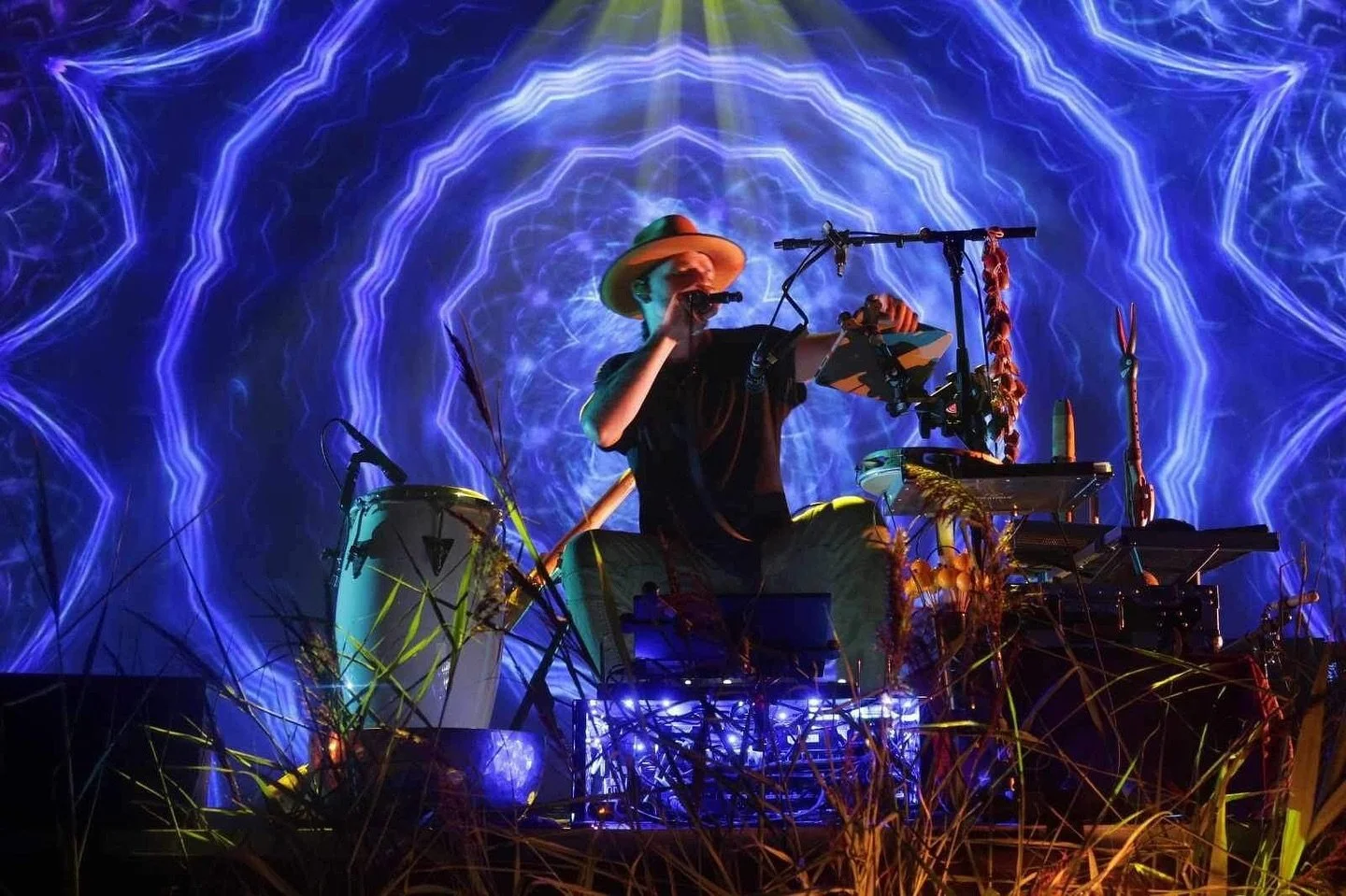 A moment in time. Medicine from @porangui 

Photo by @michael_rasa

#porangui #dansekapellet #copenhagen #musicismedicine #chakaruna #worldbridging #oacacao #wakecollective 
tour