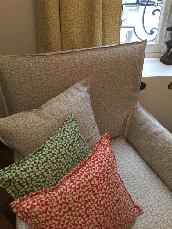 E Print Chair, Curtains, & Pillows
