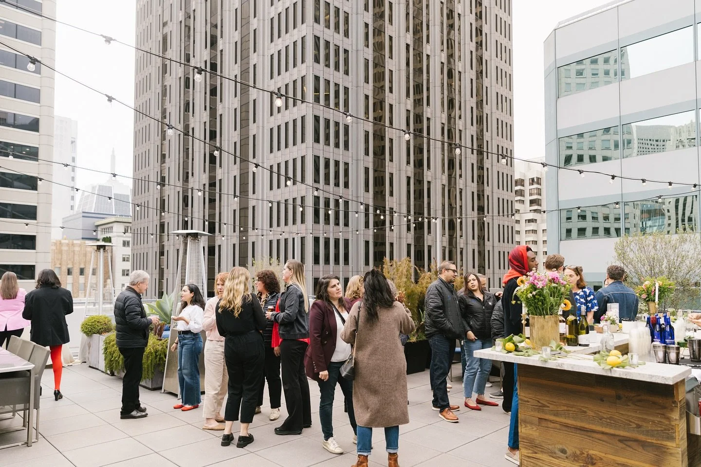 Still daydreaming about our Summer on the Roof Deck event 🌞✨ Can&rsquo;t wait to see you at our next event! 

Photography by: @sonyayruel