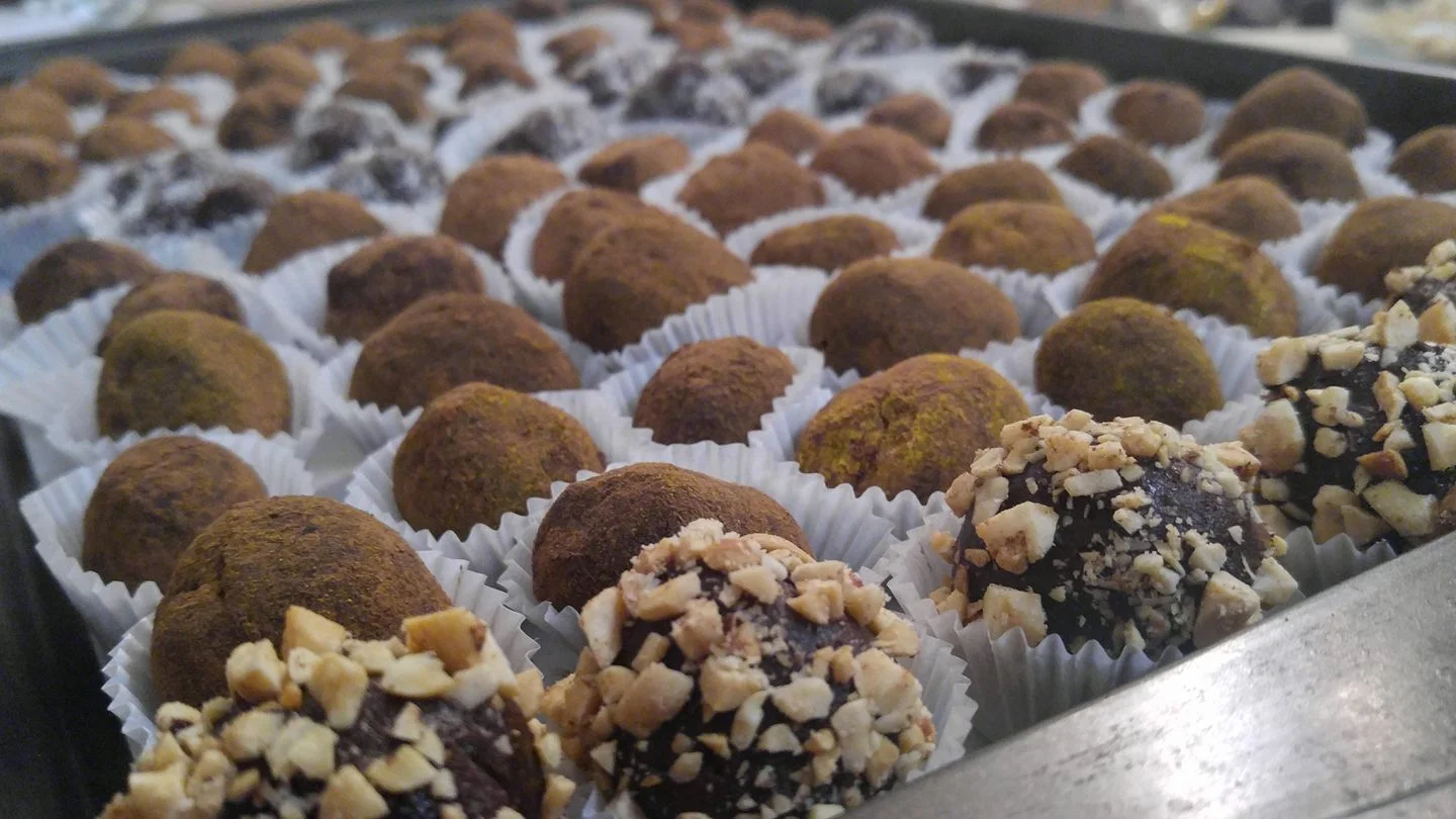 I personally think they look nothing like mushrooms. Mostly because I love chocolate and hate, hate, HATE mushrooms.I'm sure it's mutual.