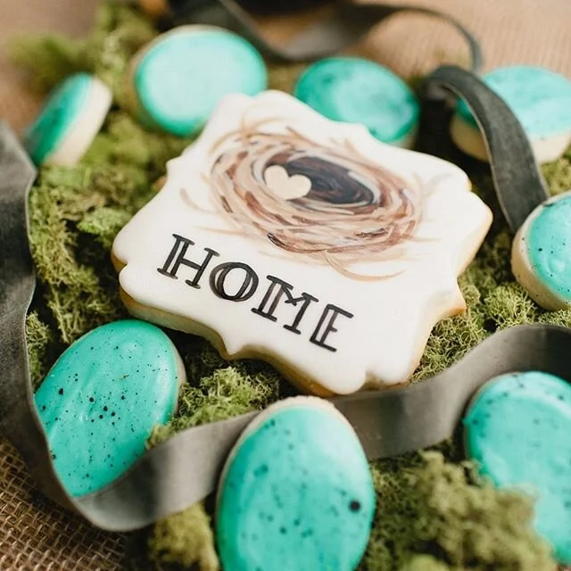 Wishing you a Happy Spring & Happy Easter from our Kitchen to yours! Our kitchens are the Heart of our homes. Home is where the heart is. ❤️#ellesbellesbakery #ellesbelles #bozemanbakery #customsugarcookies #frostedsugarcookies #eastercookies #montana #bozemancookies #theolist