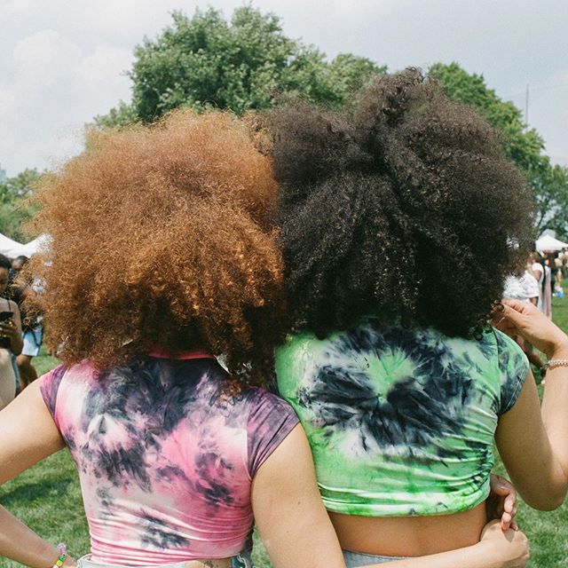 Link in bio to read my recap on CURLFEST for @voguemagazine &quot;CURLFEST is 'the only natural beauty festival in the world that was created by five black women for black women,&rdquo; Mair noted&mdash;to uplift other women on similar paths. &ldquo;