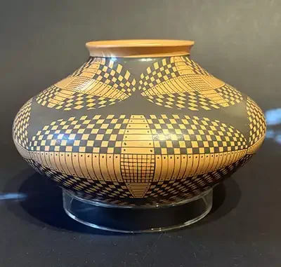 Mata Ortiz Orange-and-Black Geometric Olla by Juan Quezada