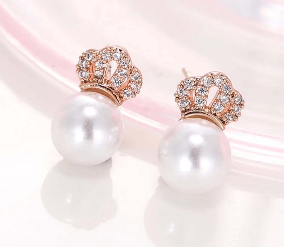 Crowned Pearl Stud