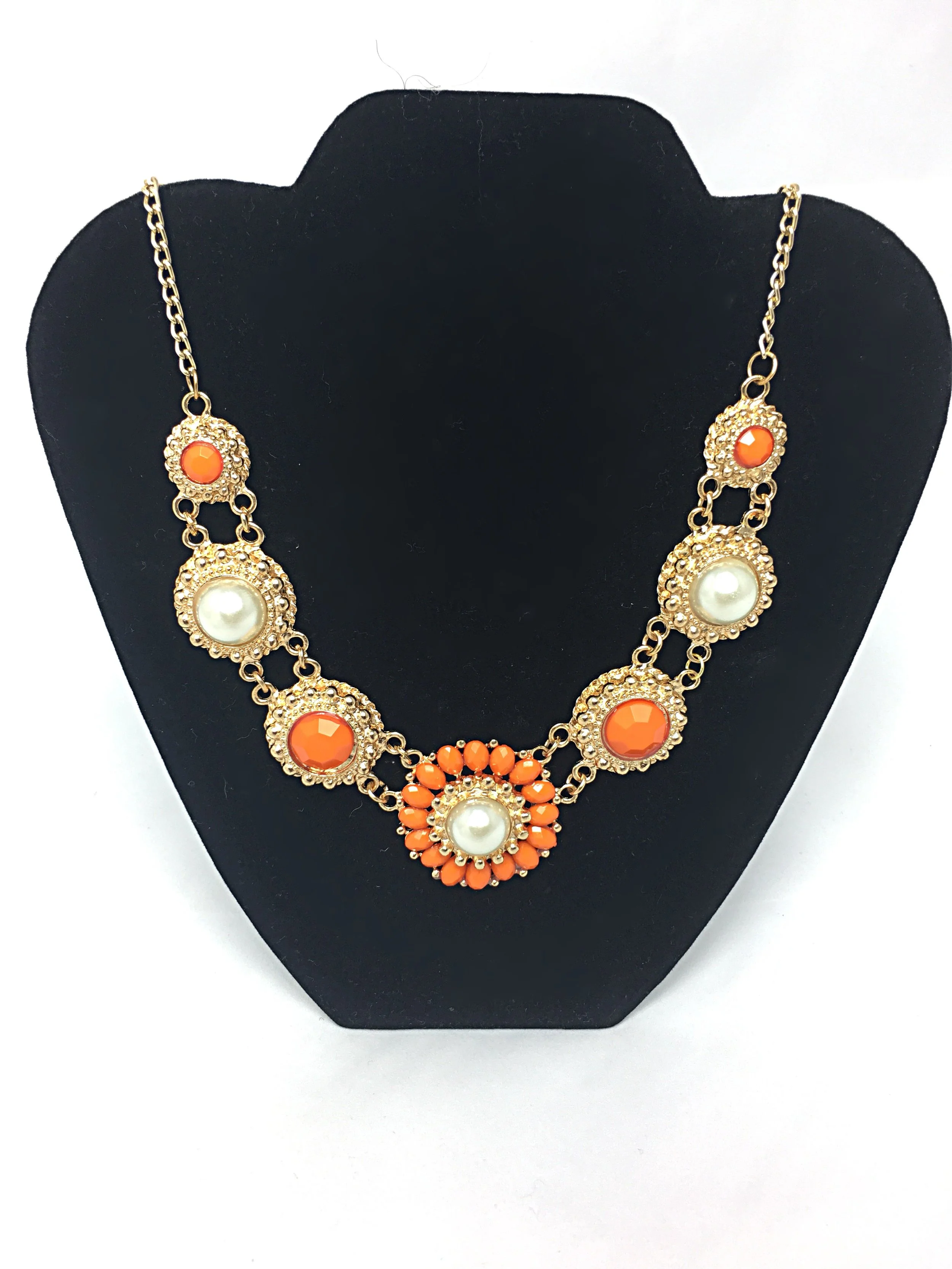 Circled Pearled Necklace